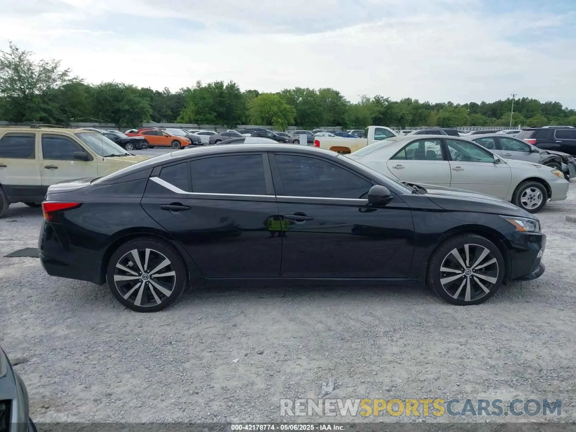 13 Photograph of a damaged car 1N4BL4CV4KC178144 NISSAN ALTIMA 2019