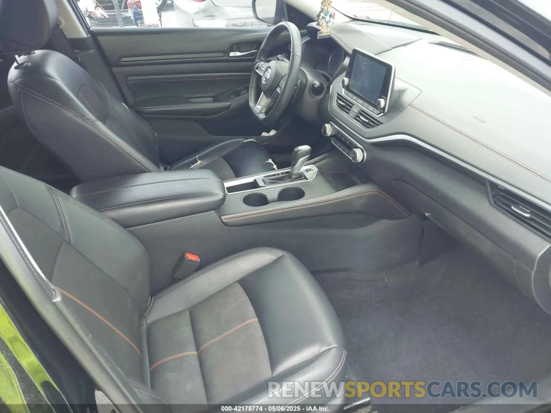 5 Photograph of a damaged car 1N4BL4CV4KC178144 NISSAN ALTIMA 2019