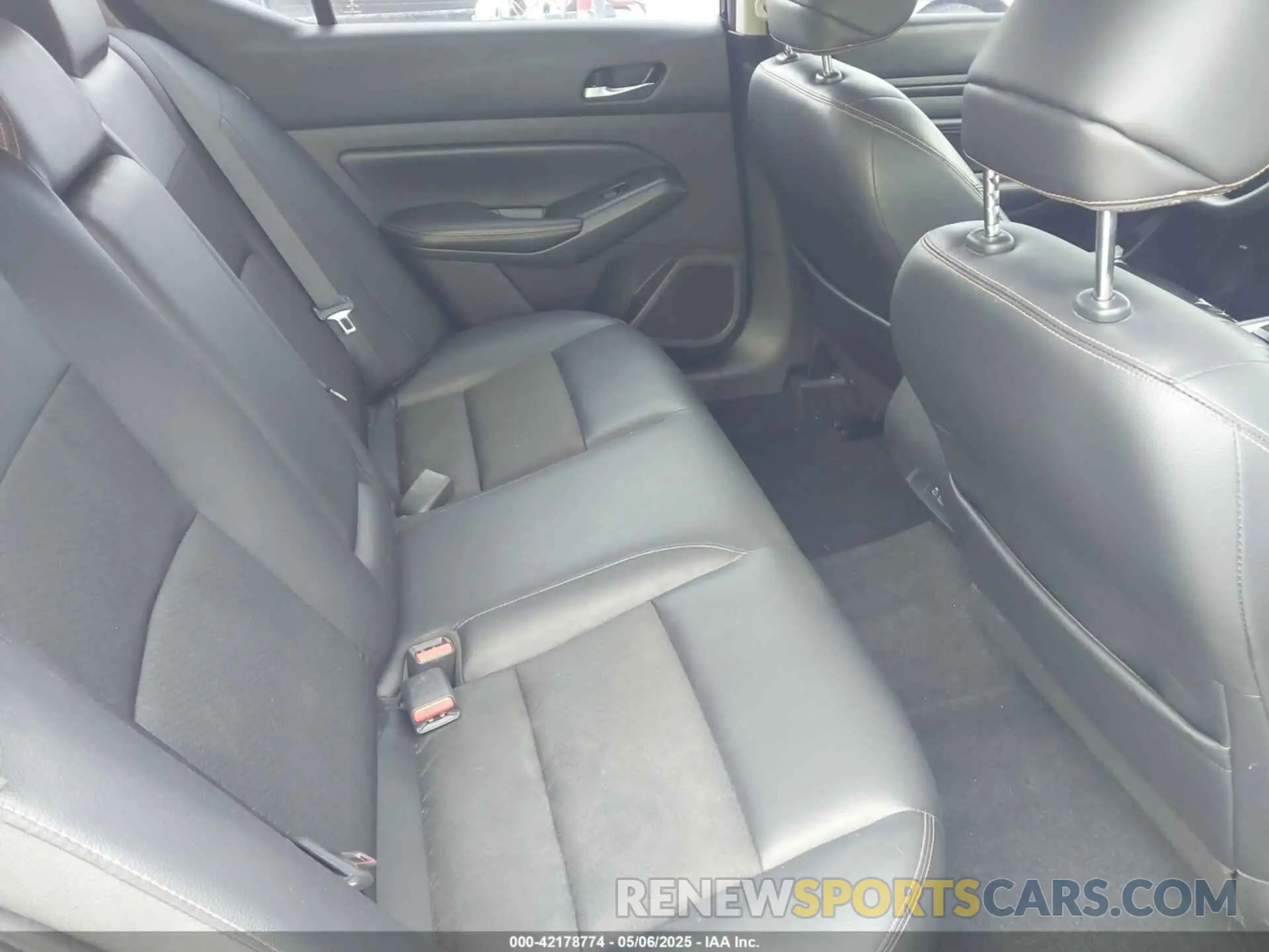 8 Photograph of a damaged car 1N4BL4CV4KC178144 NISSAN ALTIMA 2019