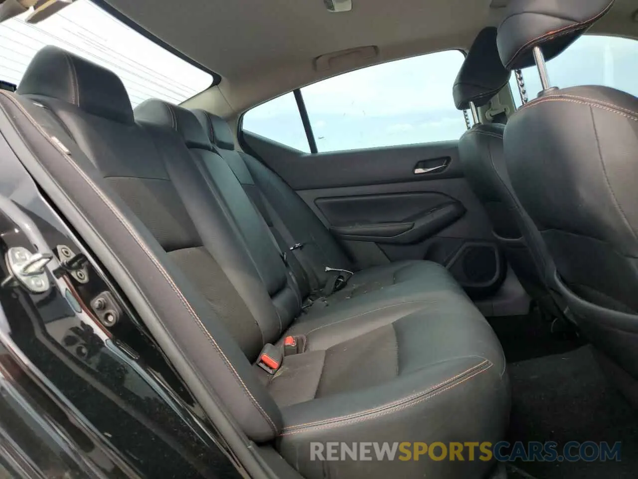 10 Фотография поврежденного автомобиля 1N4BL4CV4KC205973 NISSAN ALTIMA 2019