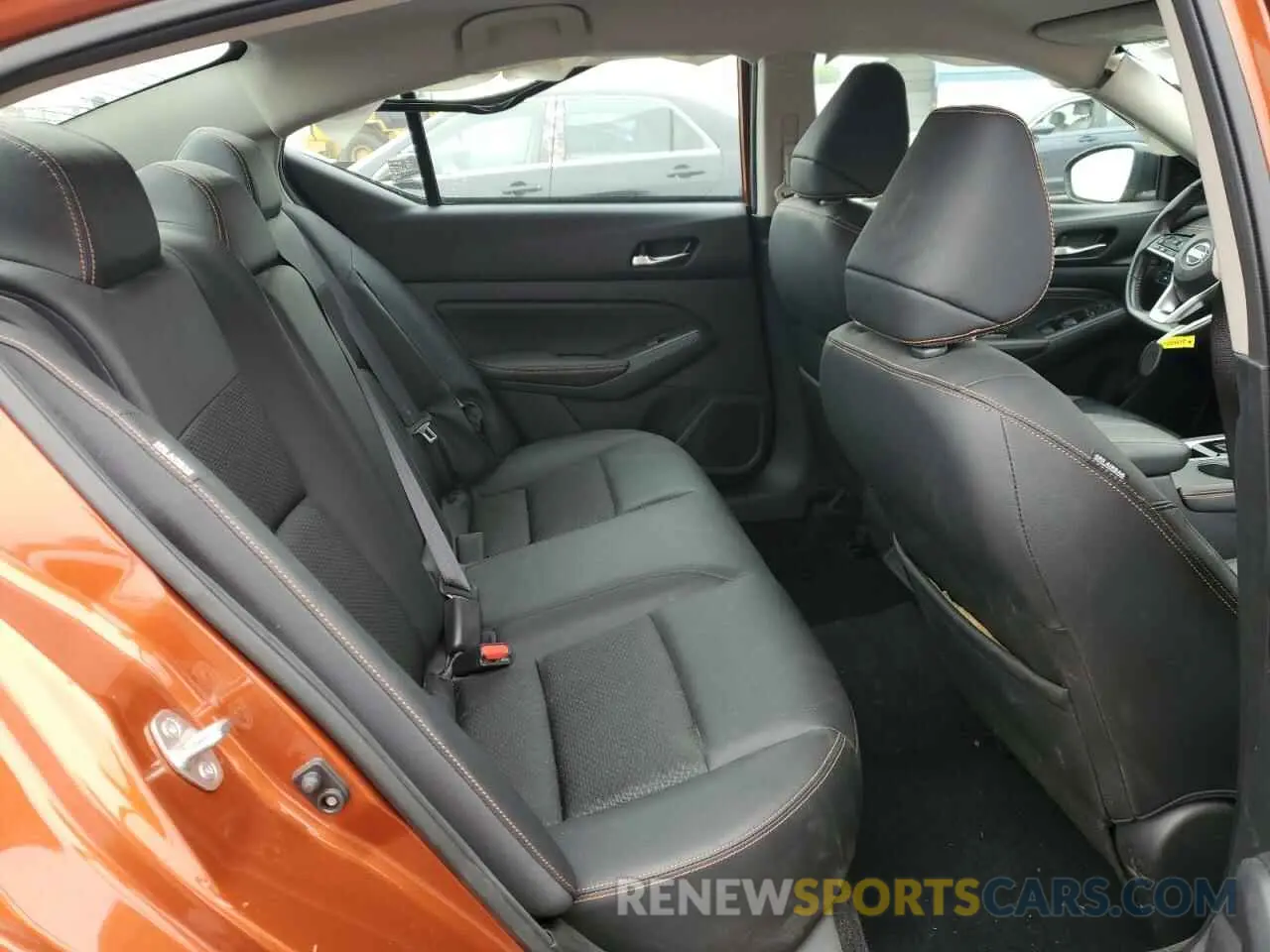 10 Photograph of a damaged car 1N4BL4CV4KC207450 NISSAN ALTIMA 2019