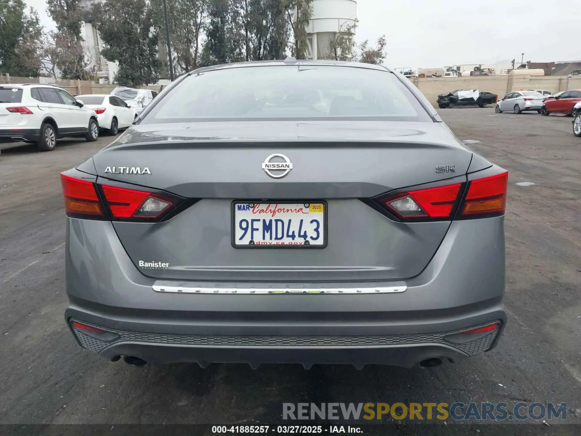 17 Photograph of a damaged car 1N4BL4CV4KC256311 NISSAN ALTIMA 2019