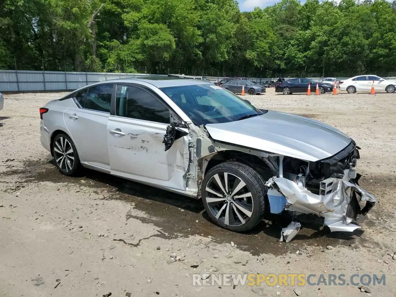 4 Photograph of a damaged car 1N4BL4CV5KC120172 NISSAN ALTIMA 2019