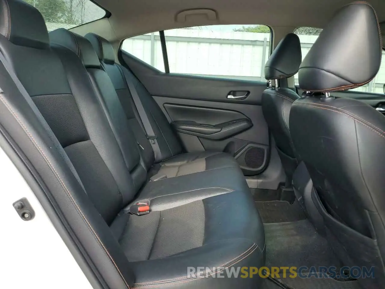 10 Photograph of a damaged car 1N4BL4CV5KC153060 NISSAN ALTIMA 2019