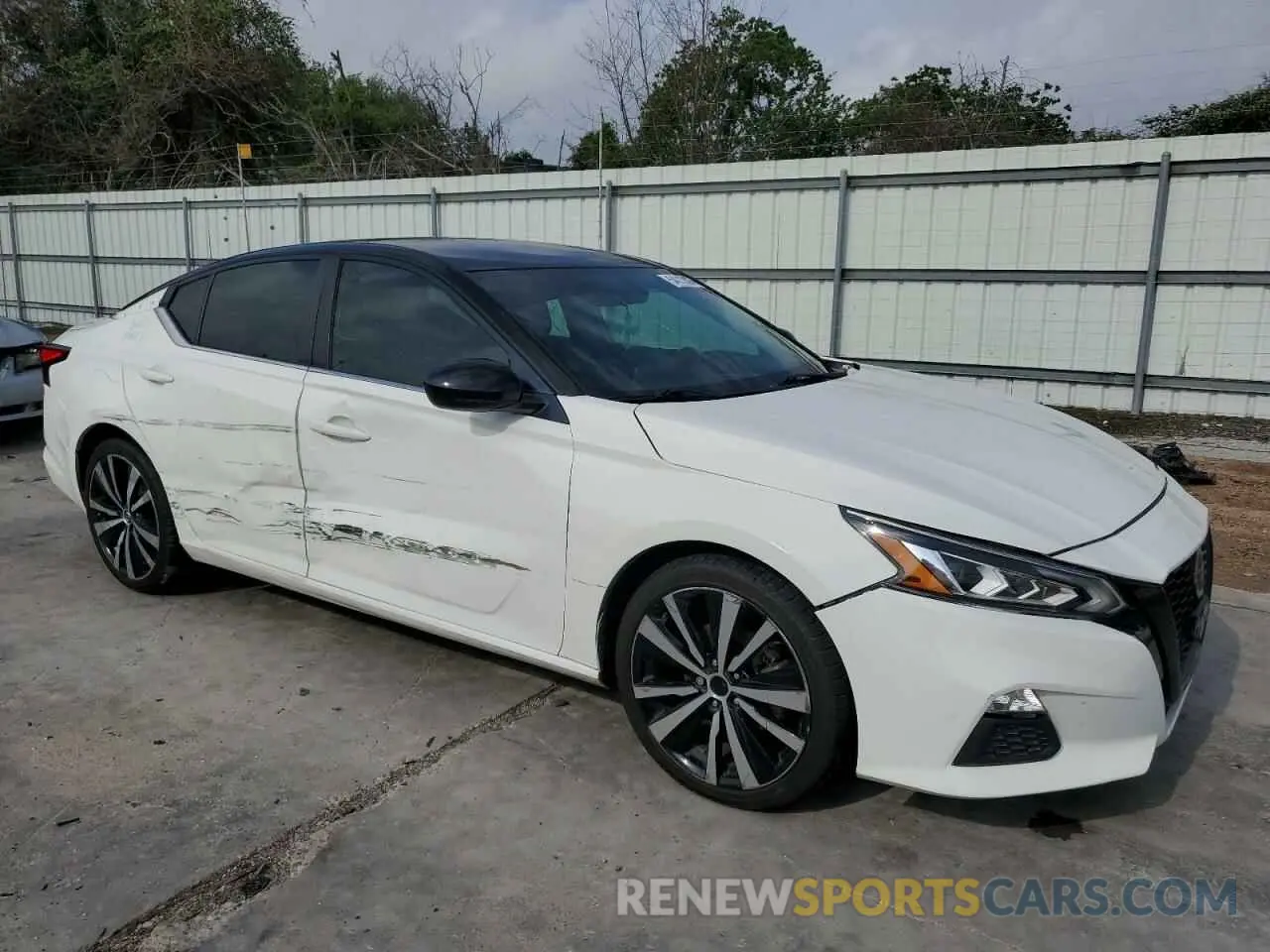 4 Photograph of a damaged car 1N4BL4CV5KC153060 NISSAN ALTIMA 2019