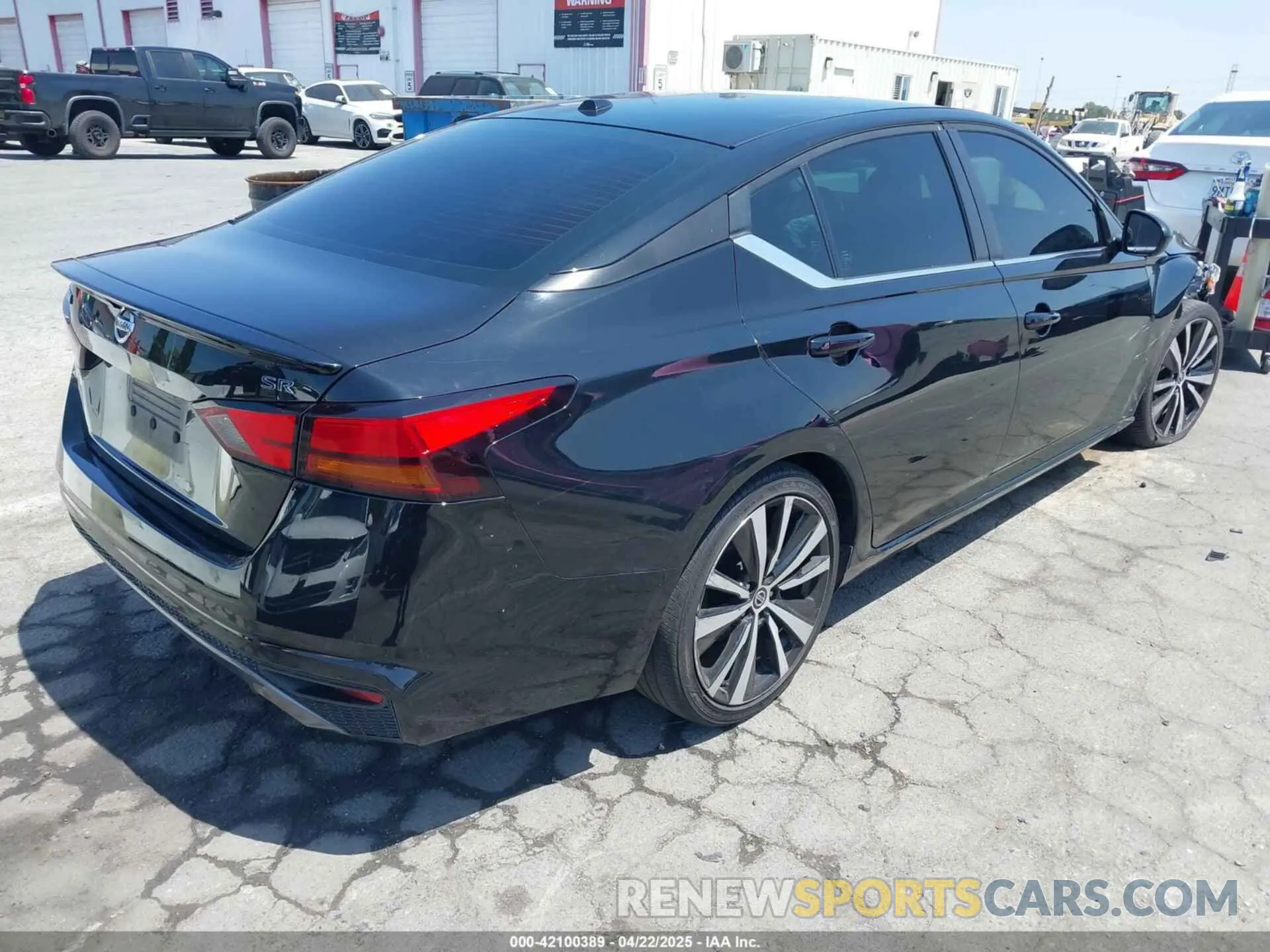 4 Photograph of a damaged car 1N4BL4CV5KC161854 NISSAN ALTIMA 2019