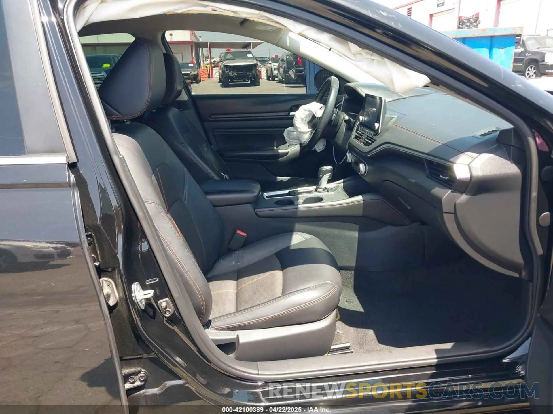 5 Photograph of a damaged car 1N4BL4CV5KC161854 NISSAN ALTIMA 2019