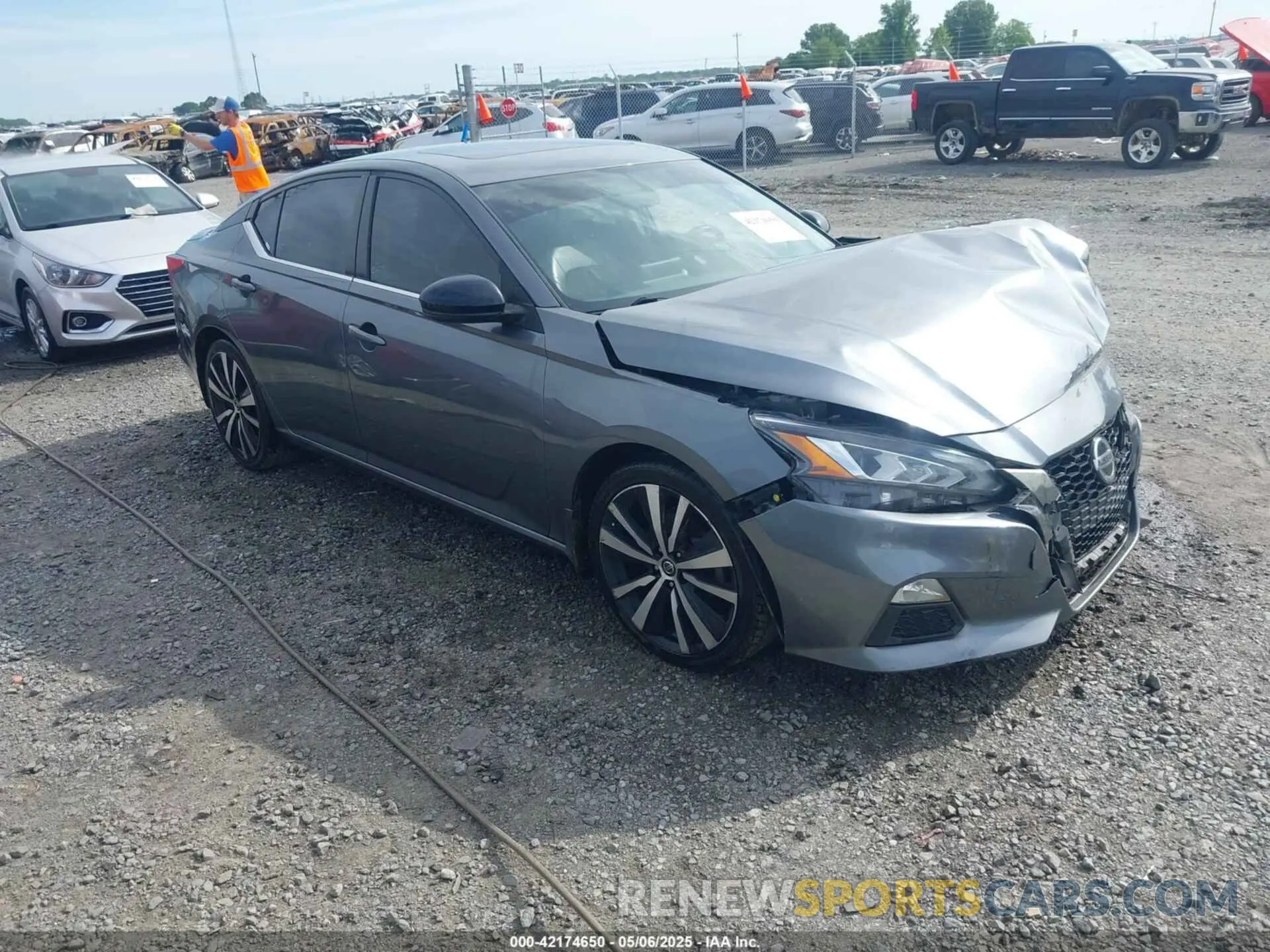 1 Photograph of a damaged car 1N4BL4CV5KC240876 NISSAN ALTIMA 2019