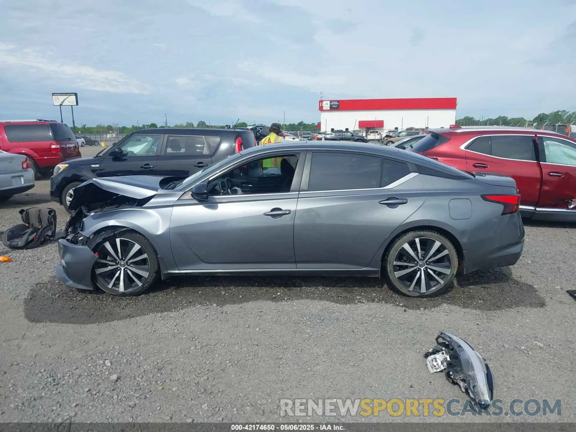 15 Photograph of a damaged car 1N4BL4CV5KC240876 NISSAN ALTIMA 2019