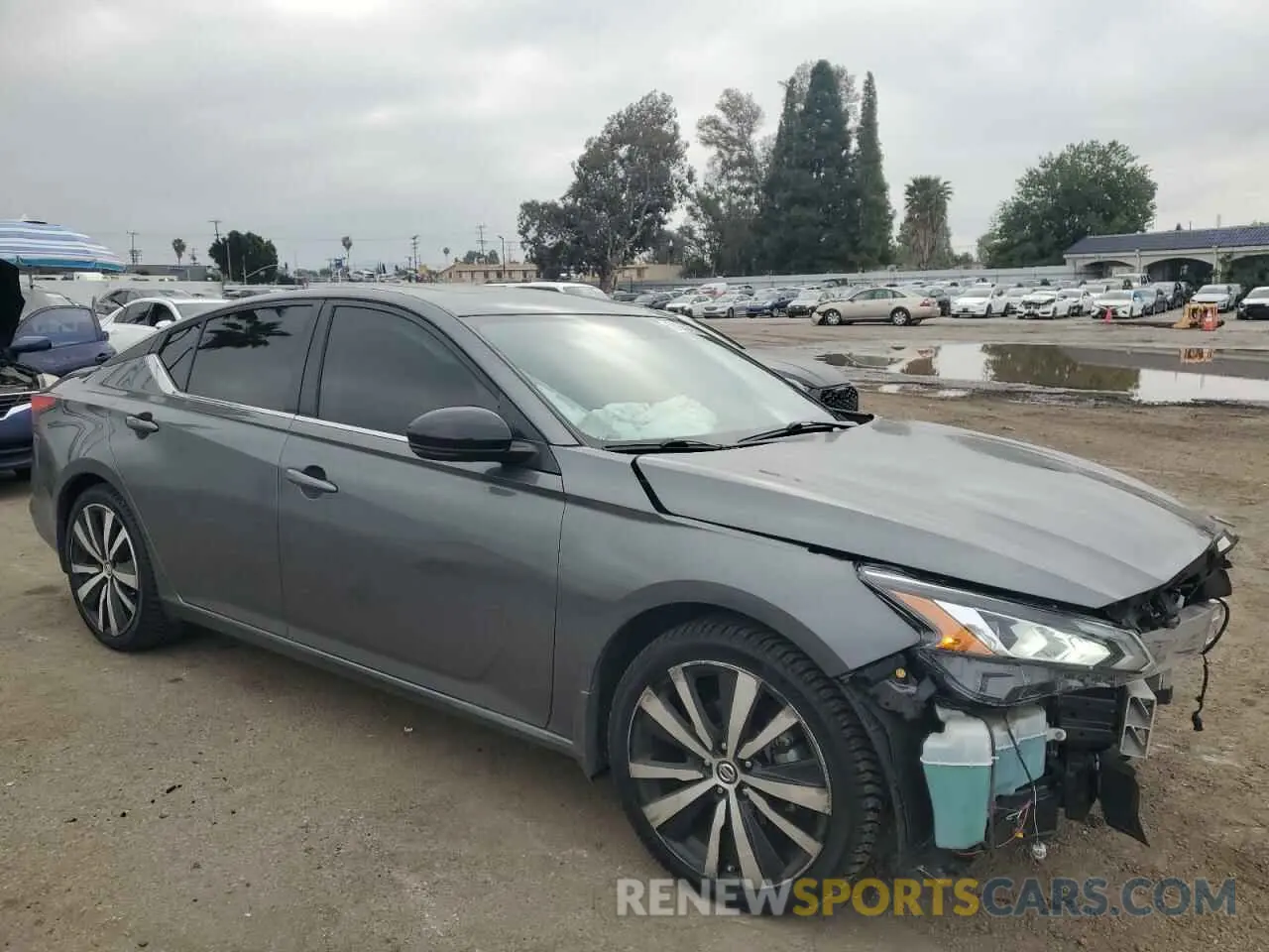 4 Photograph of a damaged car 1N4BL4CV5KN310834 NISSAN ALTIMA 2019