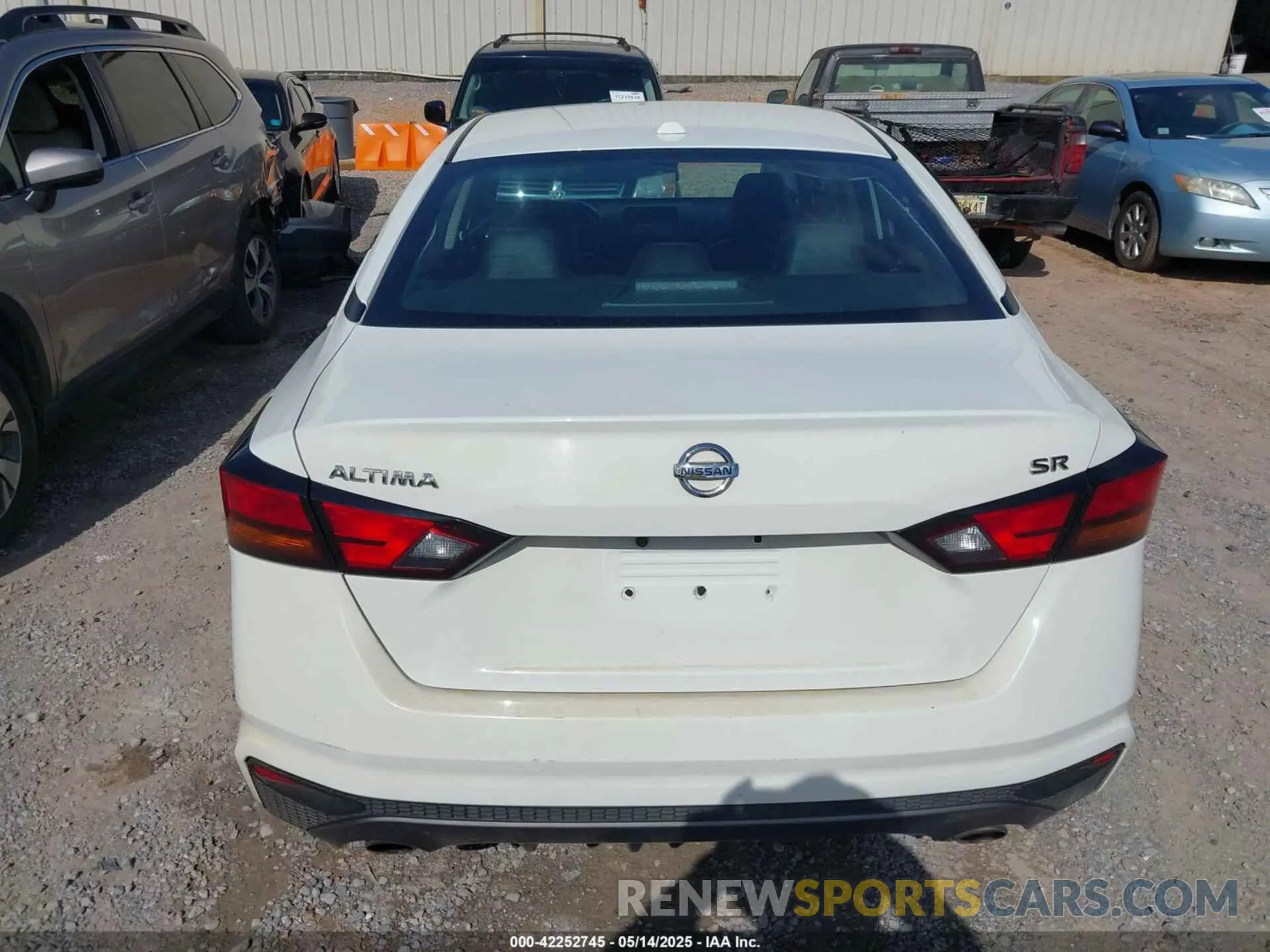 16 Photograph of a damaged car 1N4BL4CV6KC109181 NISSAN ALTIMA 2019
