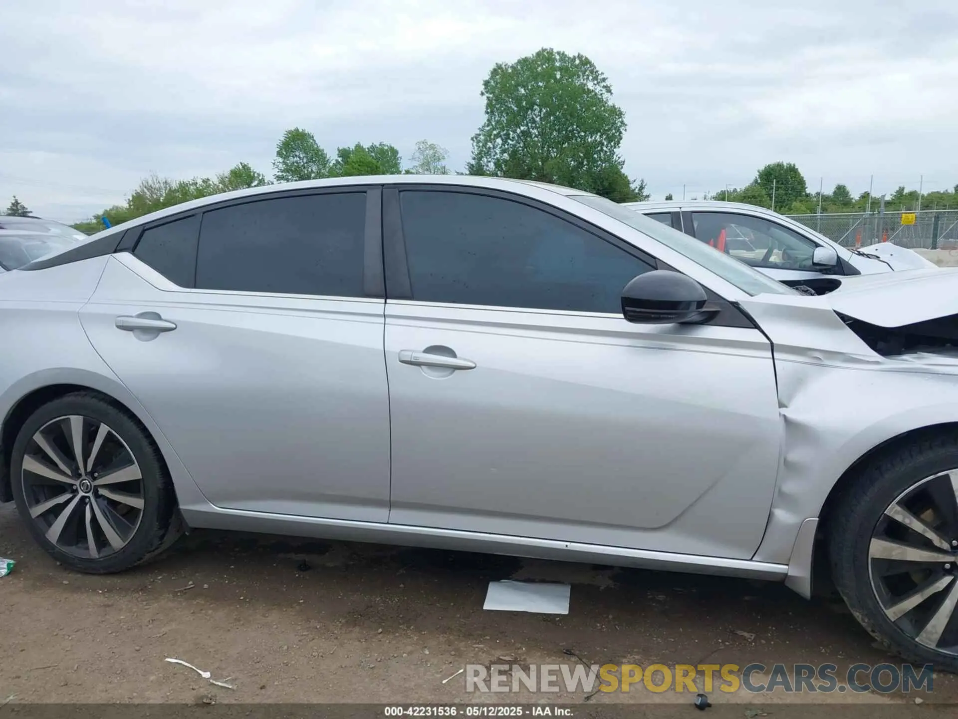 14 Photograph of a damaged car 1N4BL4CV6KC135103 NISSAN ALTIMA 2019