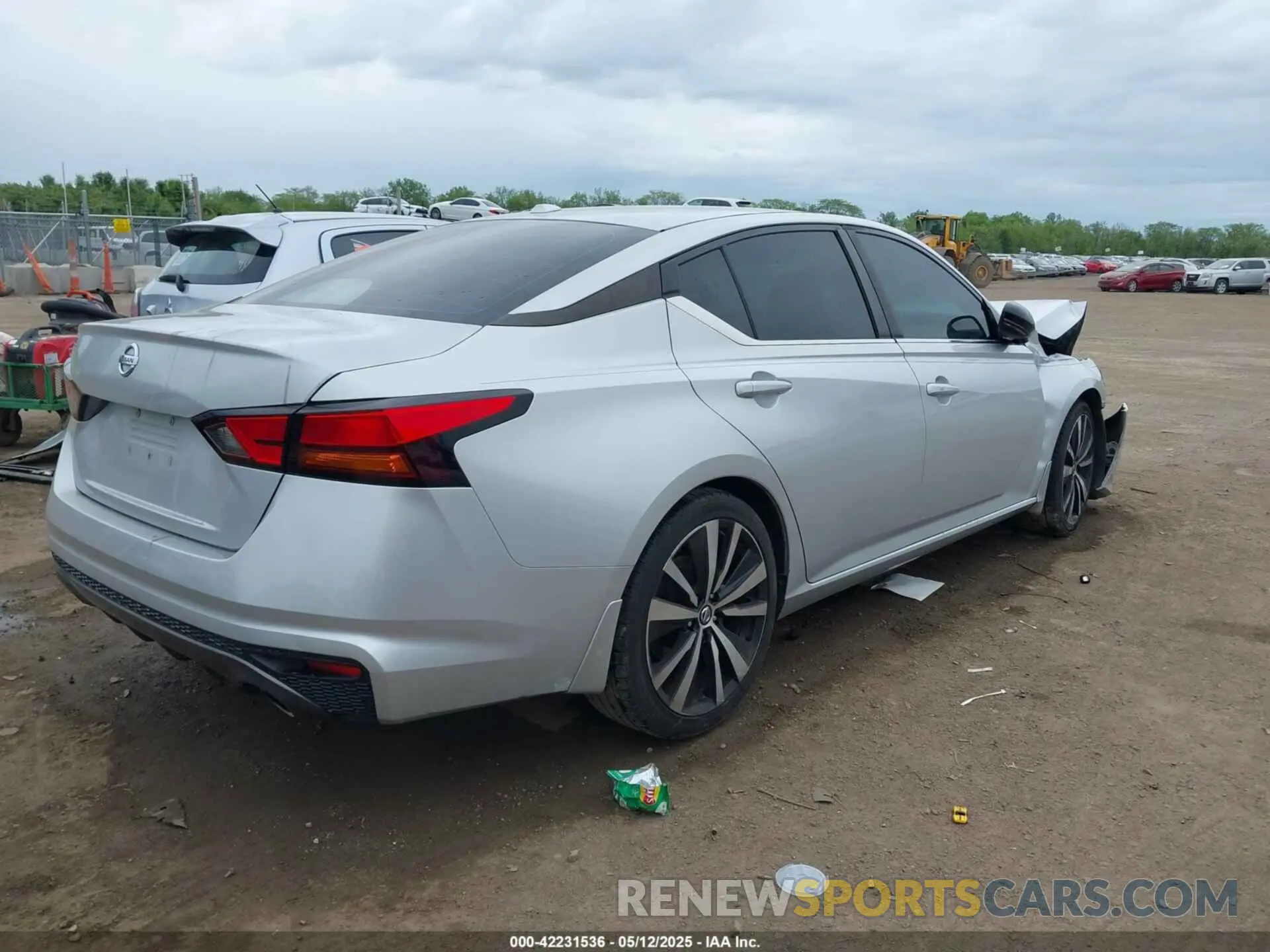 4 Photograph of a damaged car 1N4BL4CV6KC135103 NISSAN ALTIMA 2019