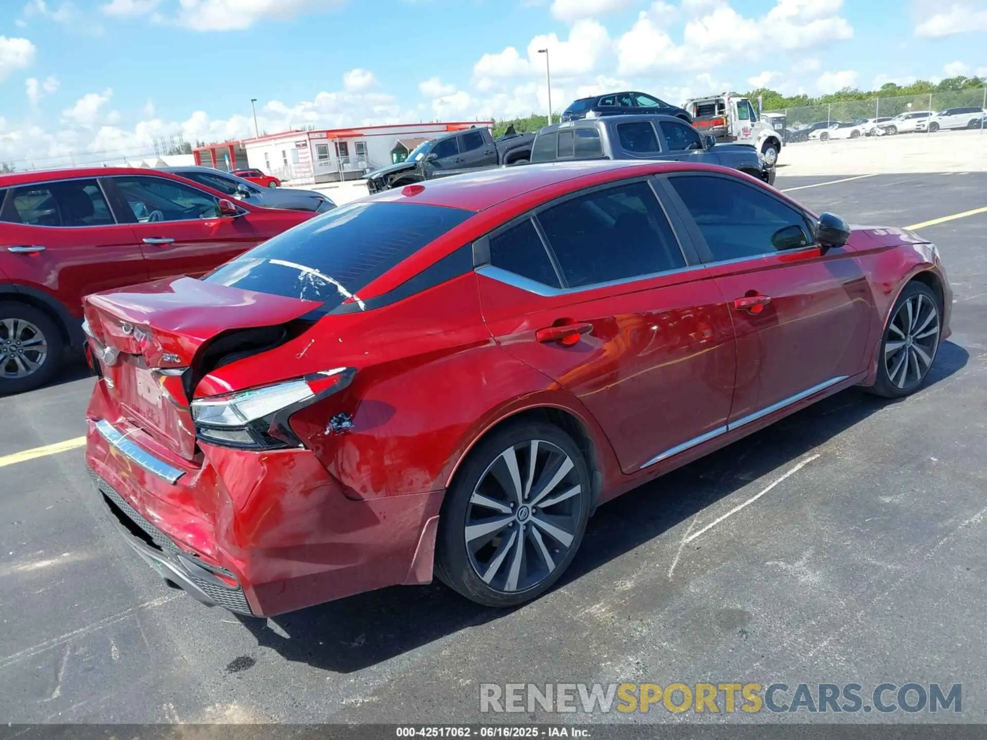 4 Photograph of a damaged car 1N4BL4CV7KC204235 NISSAN ALTIMA 2019
