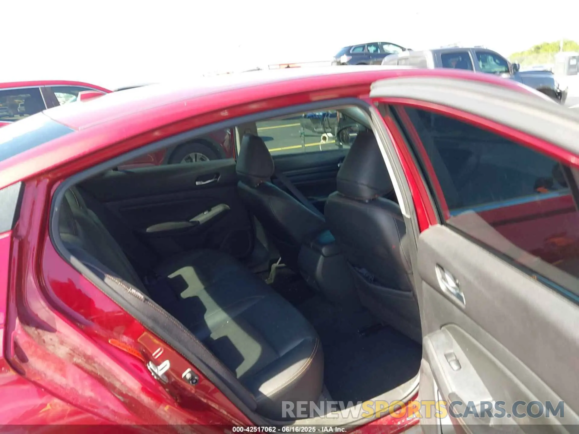 8 Photograph of a damaged car 1N4BL4CV7KC204235 NISSAN ALTIMA 2019