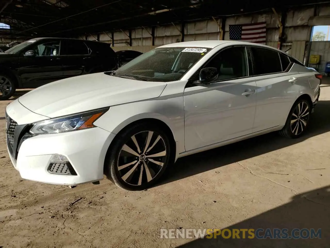 1 Фотография поврежденного автомобиля 1N4BL4CV8KC102104 NISSAN ALTIMA 2019