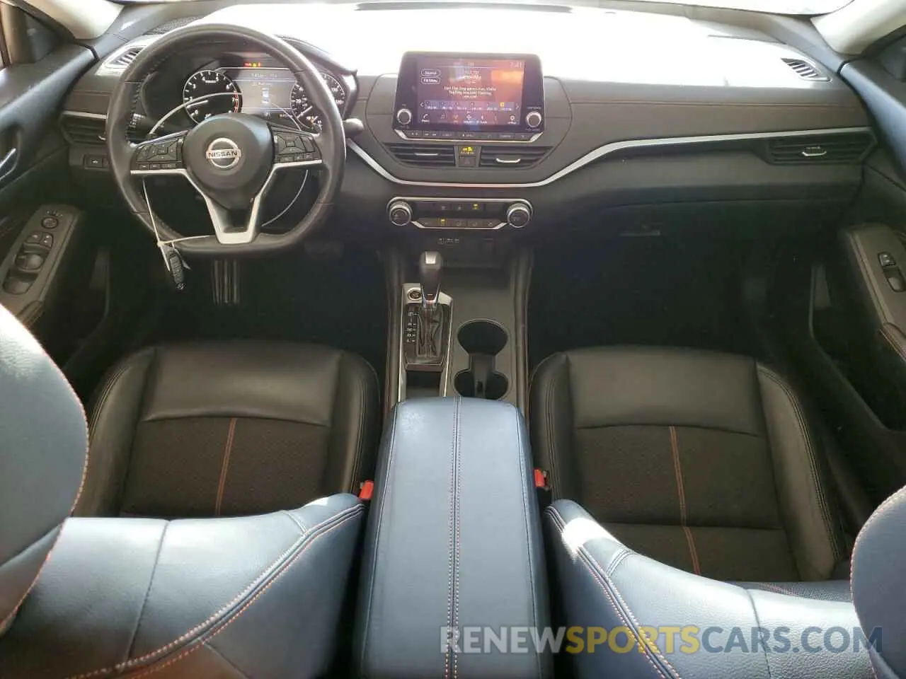 8 Фотография поврежденного автомобиля 1N4BL4CV8KC102104 NISSAN ALTIMA 2019