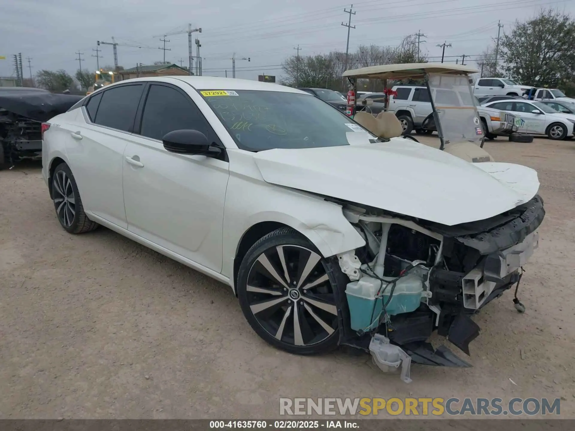 1 Photograph of a damaged car 1N4BL4CV8KC135636 NISSAN ALTIMA 2019