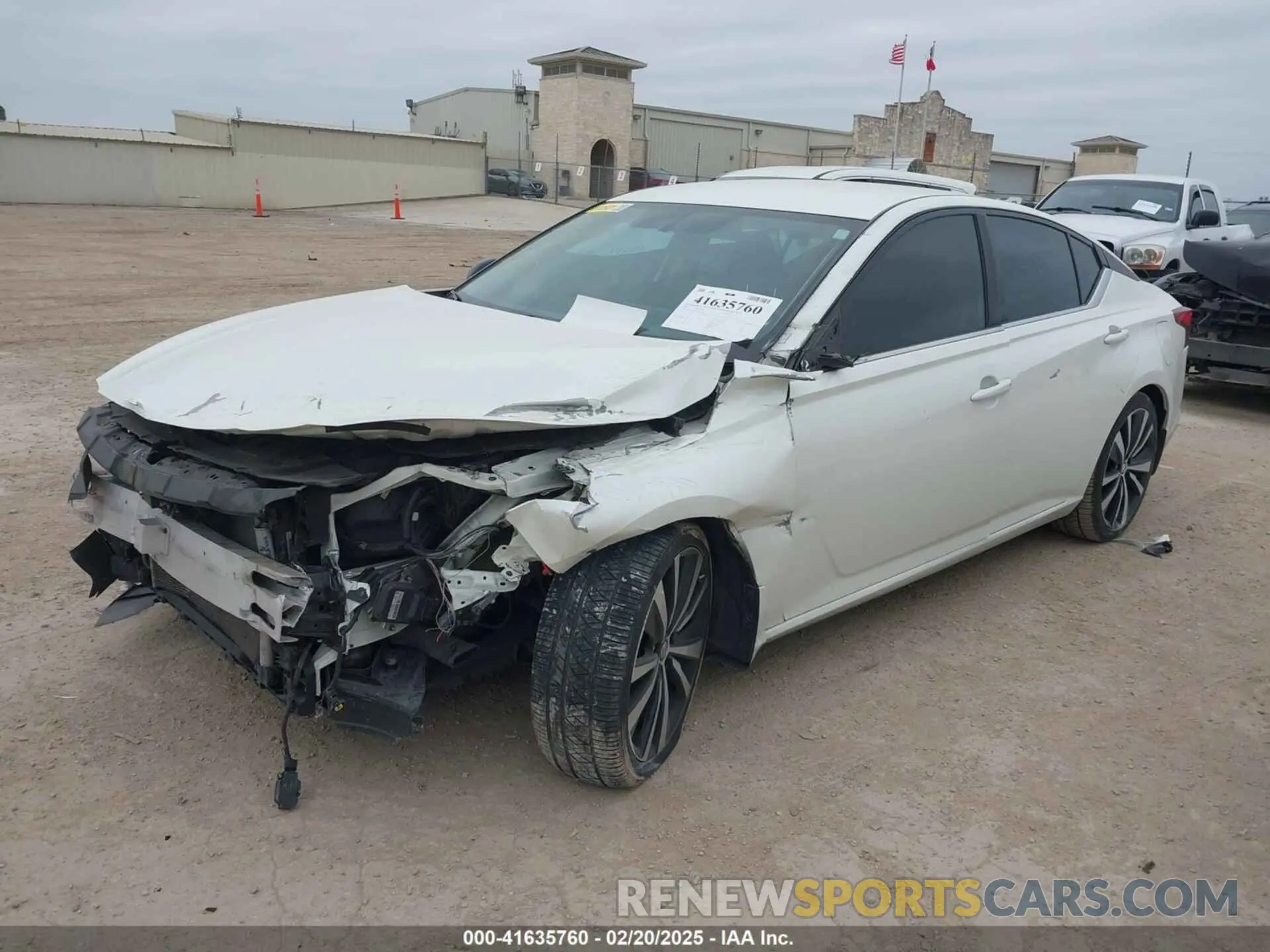 2 Photograph of a damaged car 1N4BL4CV8KC135636 NISSAN ALTIMA 2019