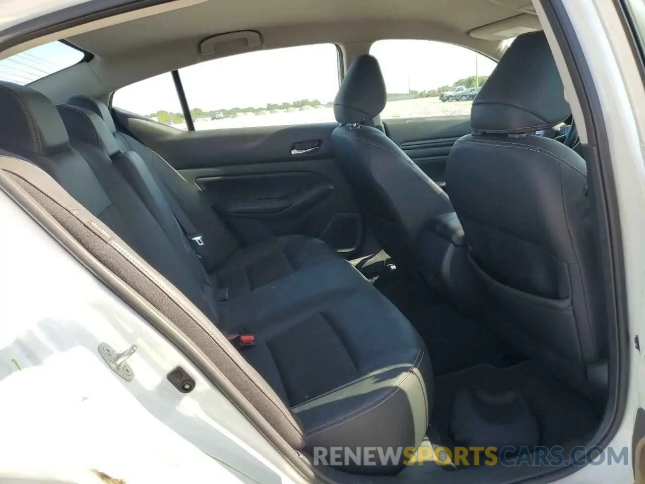 10 Фотография поврежденного автомобиля 1N4BL4CV8KC166076 NISSAN ALTIMA 2019