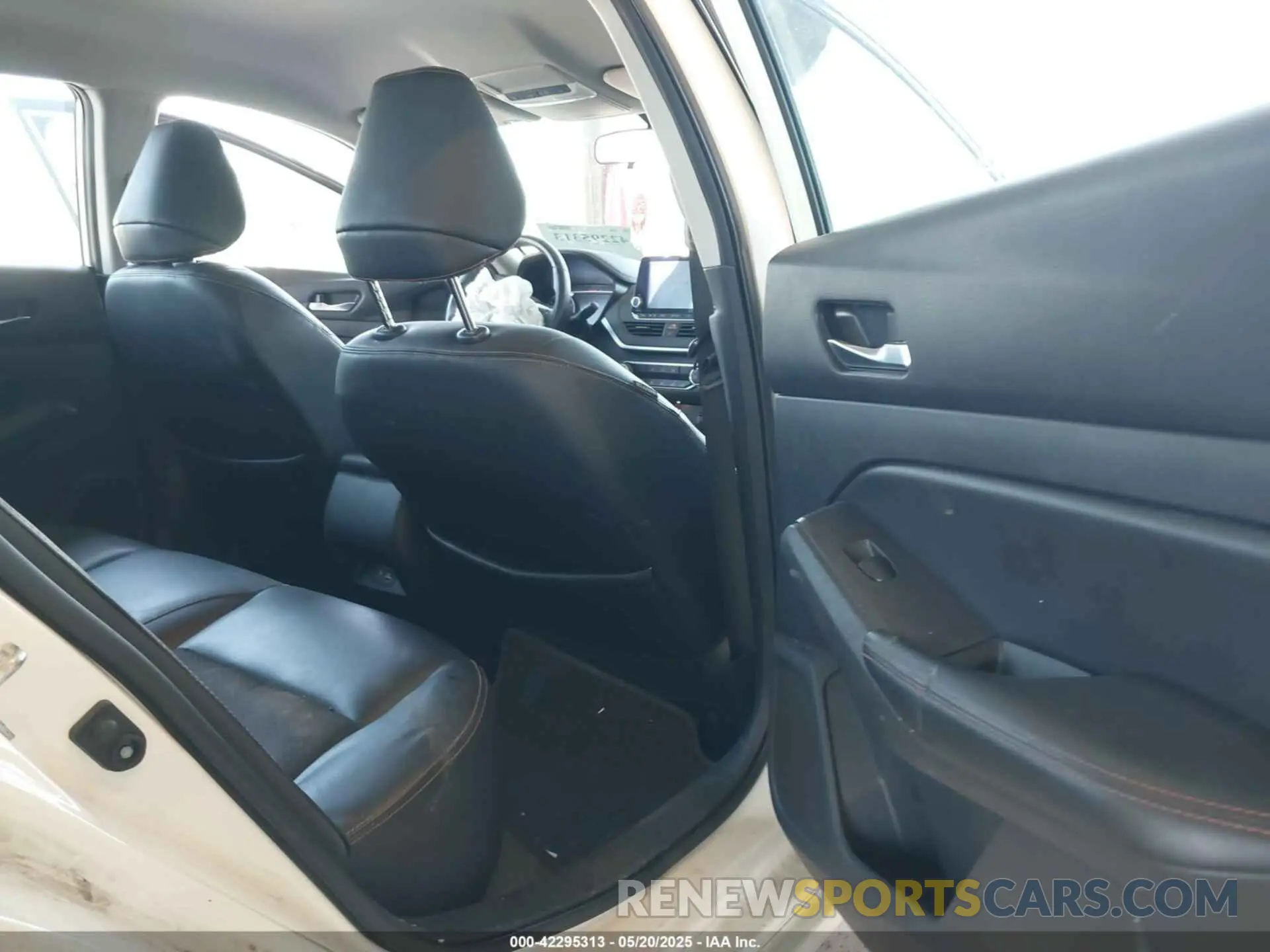 8 Фотография поврежденного автомобиля 1N4BL4CV8KC198252 NISSAN ALTIMA 2019