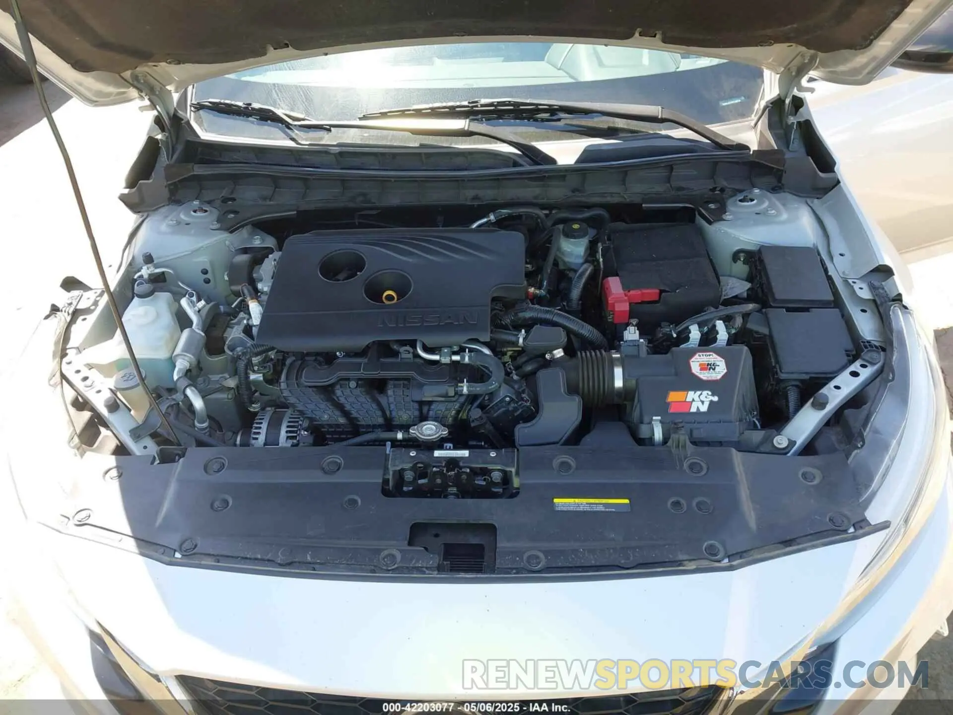 10 Photograph of a damaged car 1N4BL4CV8KC199739 NISSAN ALTIMA 2019