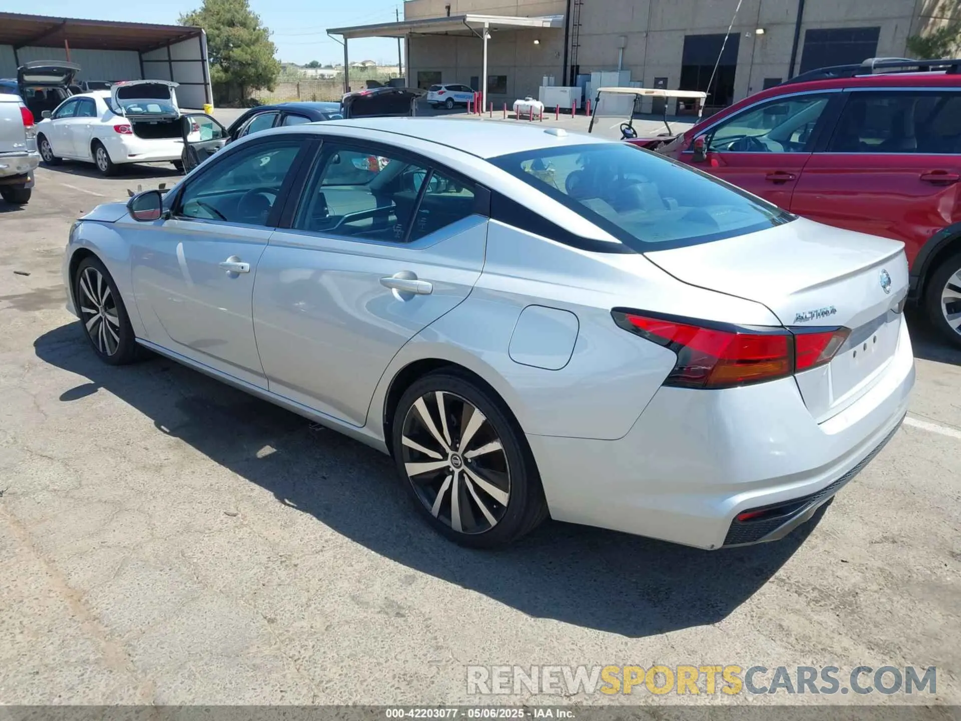 3 Photograph of a damaged car 1N4BL4CV8KC199739 NISSAN ALTIMA 2019