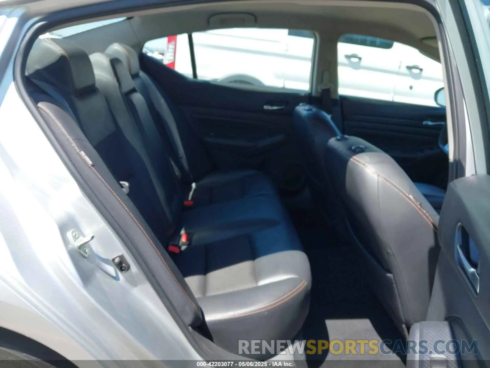8 Photograph of a damaged car 1N4BL4CV8KC199739 NISSAN ALTIMA 2019