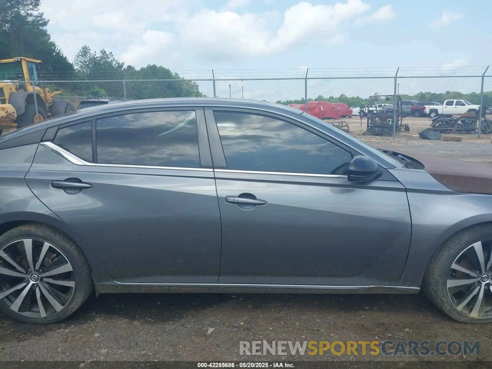 13 Photograph of a damaged car 1N4BL4CV8KC220878 NISSAN ALTIMA 2019