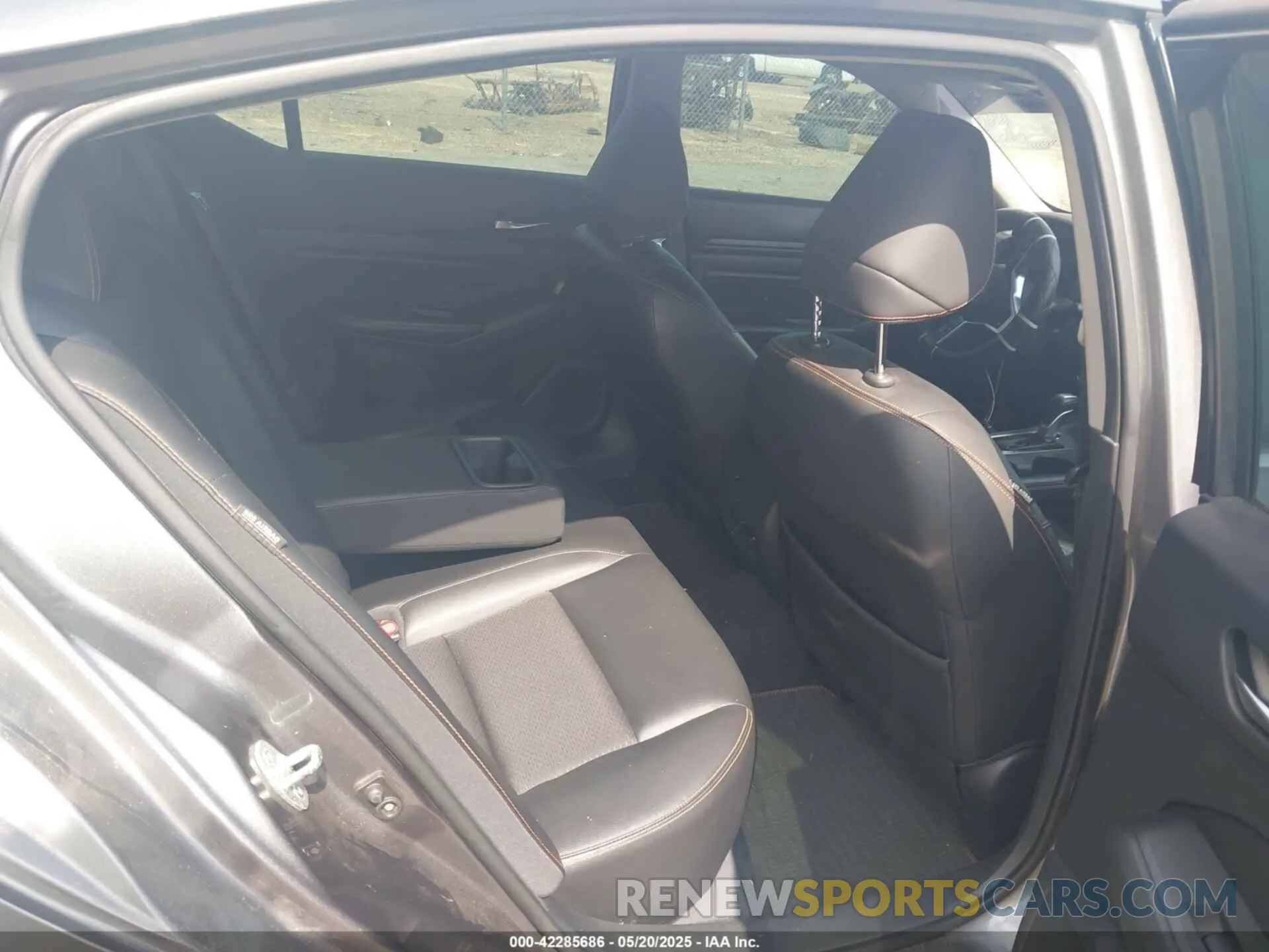 8 Photograph of a damaged car 1N4BL4CV8KC220878 NISSAN ALTIMA 2019