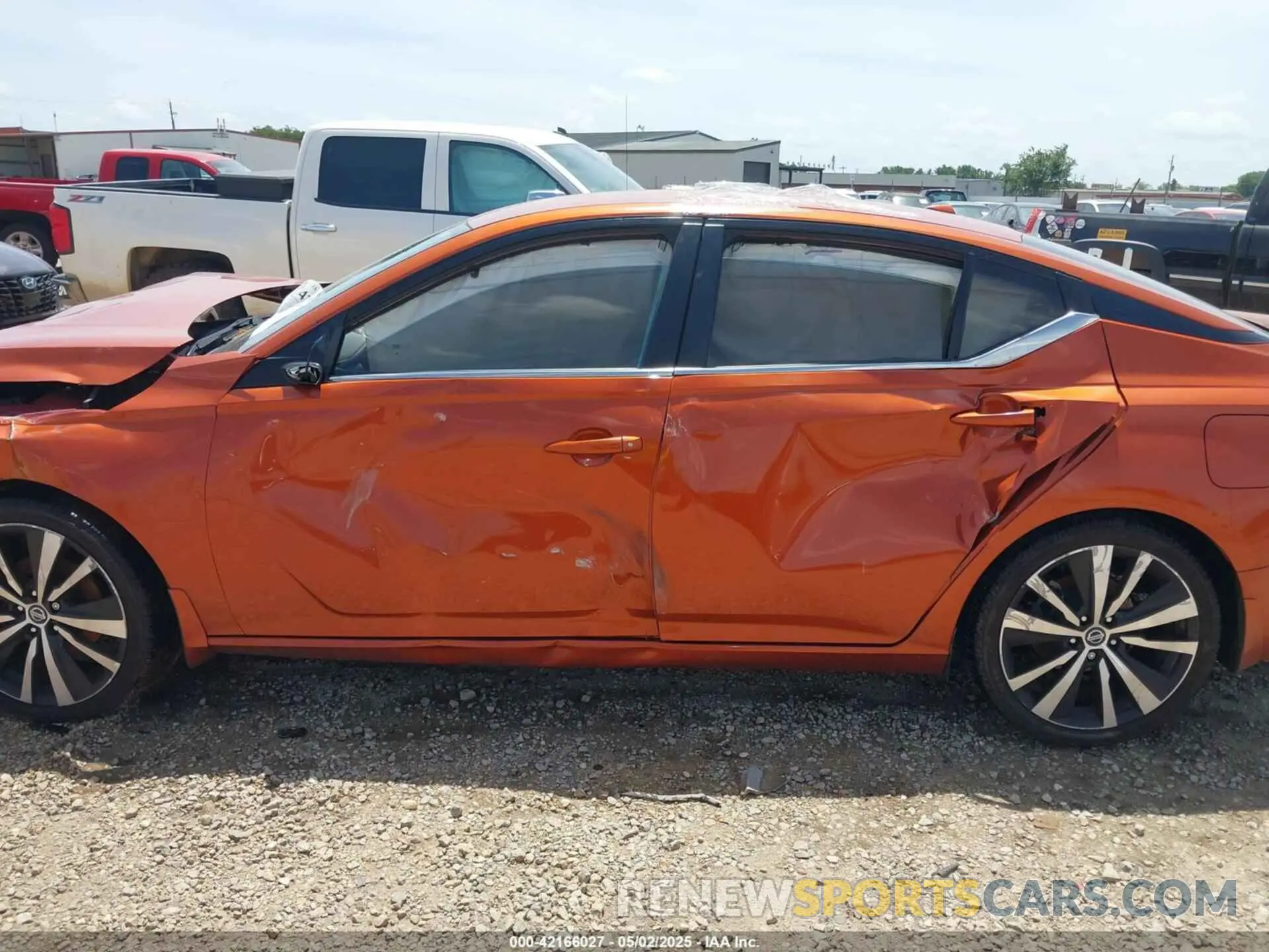 14 Photograph of a damaged car 1N4BL4CV9KC111555 NISSAN ALTIMA 2019