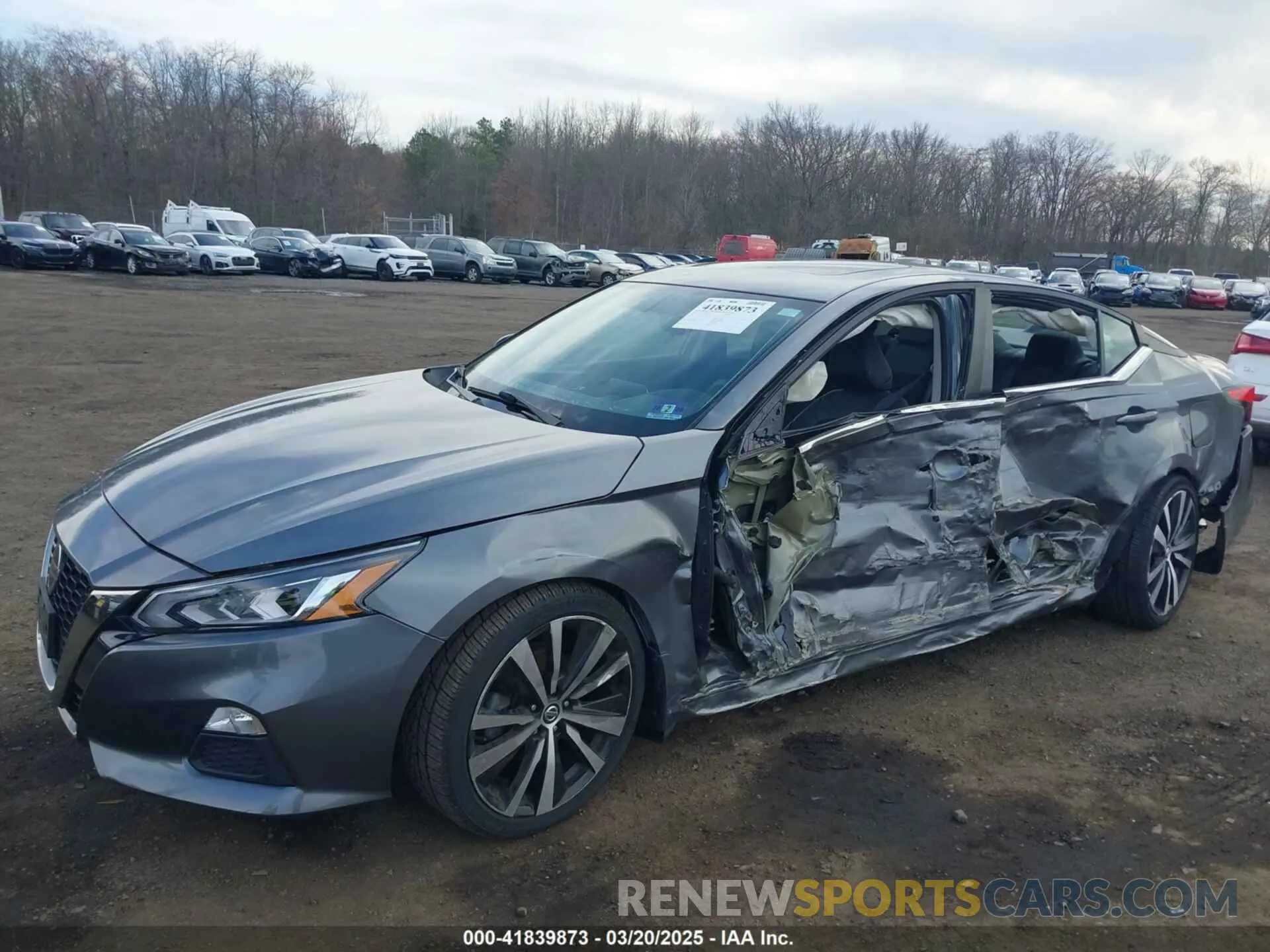 19 Photograph of a damaged car 1N4BL4CV9KC122944 NISSAN ALTIMA 2019
