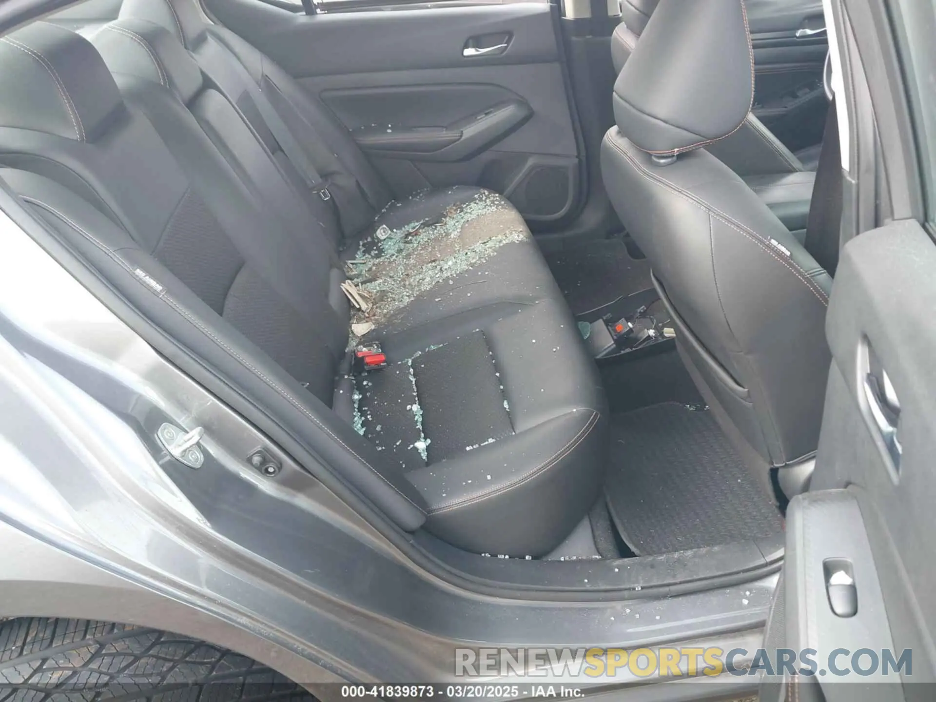 8 Photograph of a damaged car 1N4BL4CV9KC122944 NISSAN ALTIMA 2019