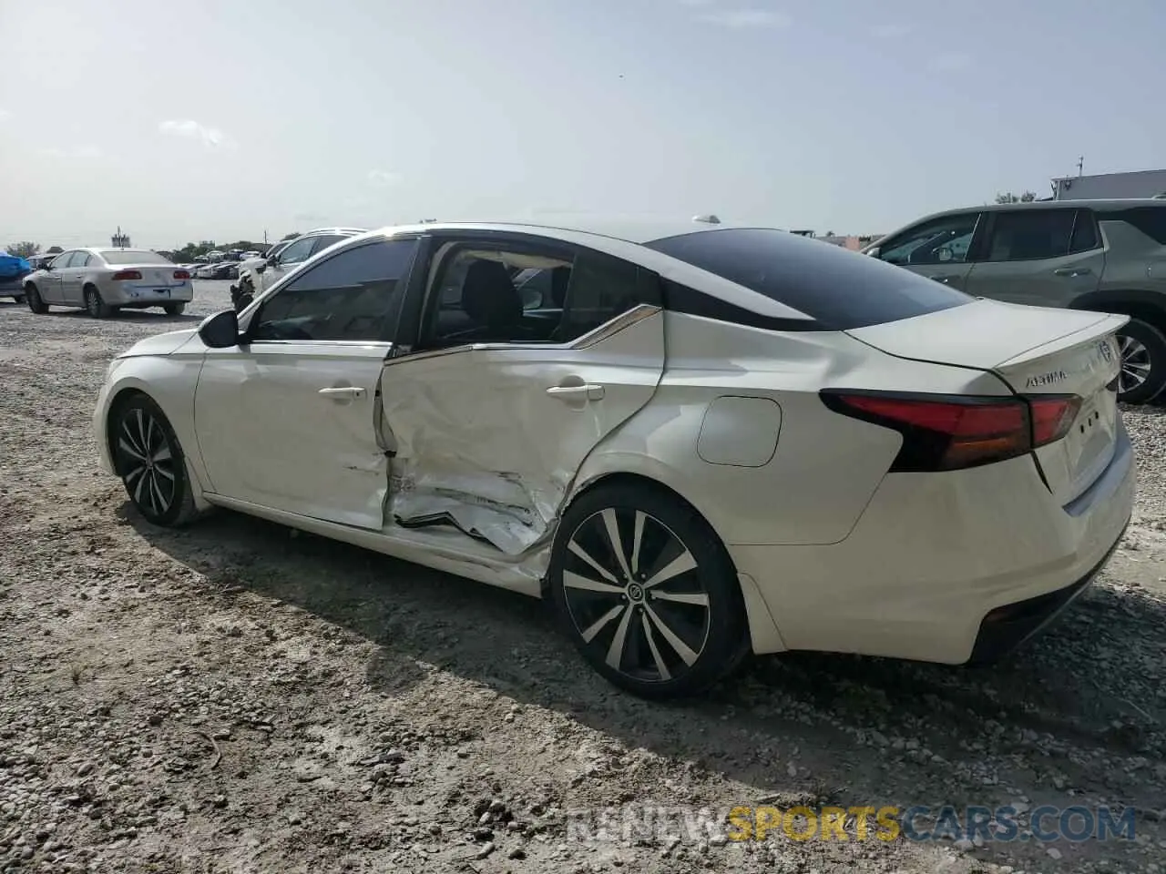 2 Photograph of a damaged car 1N4BL4CV9KC198311 NISSAN ALTIMA 2019