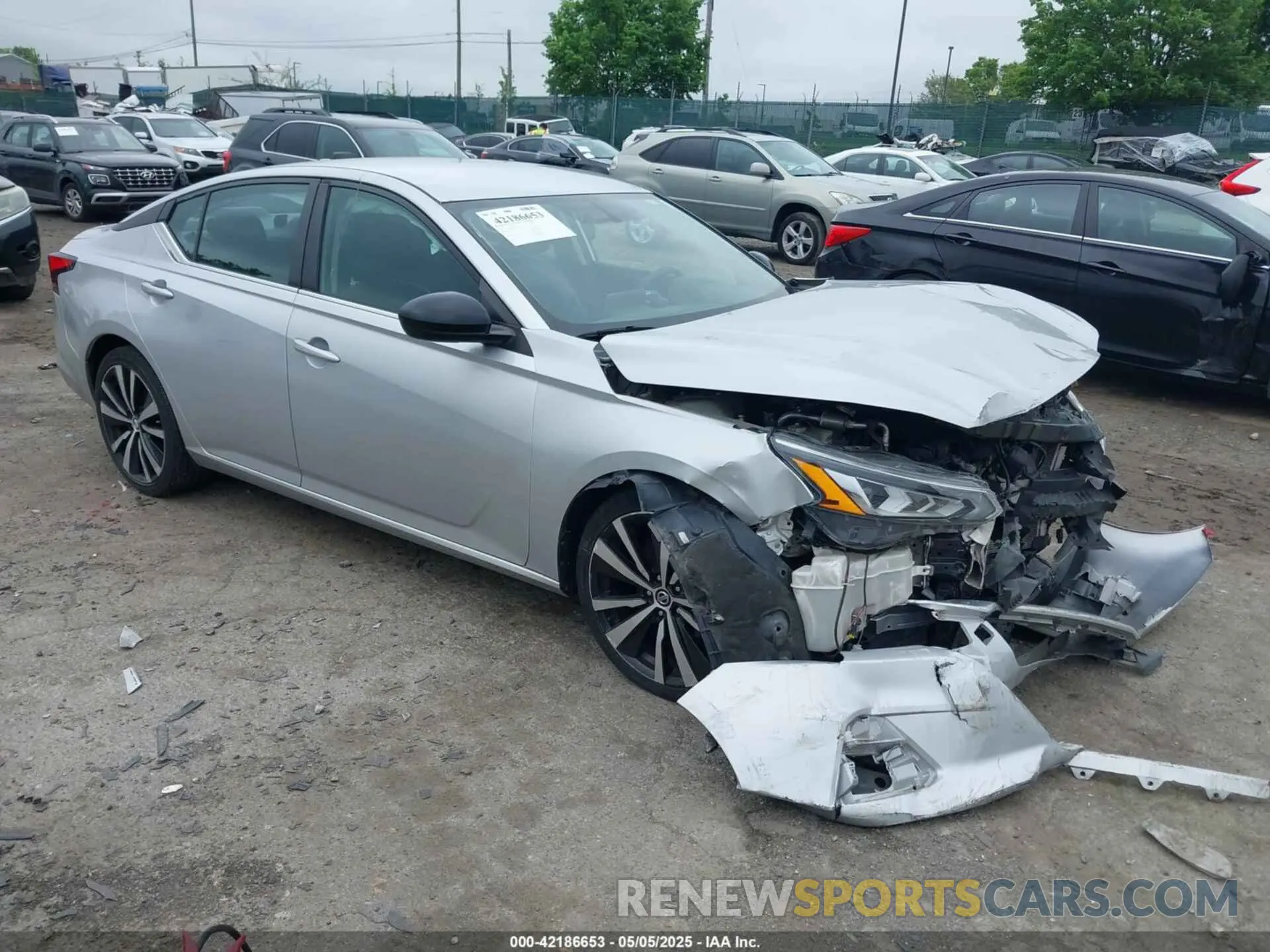 1 Photograph of a damaged car 1N4BL4CVXKC125920 NISSAN ALTIMA 2019