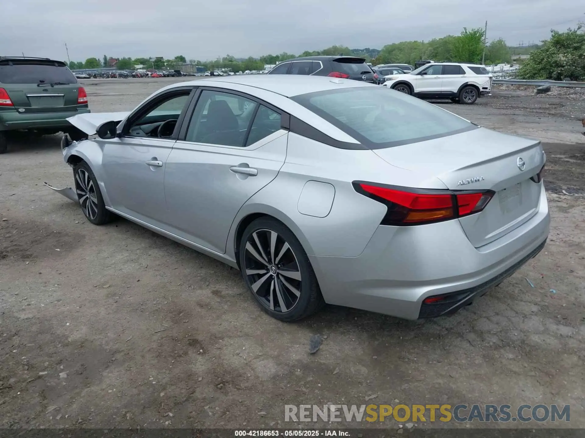 3 Photograph of a damaged car 1N4BL4CVXKC125920 NISSAN ALTIMA 2019