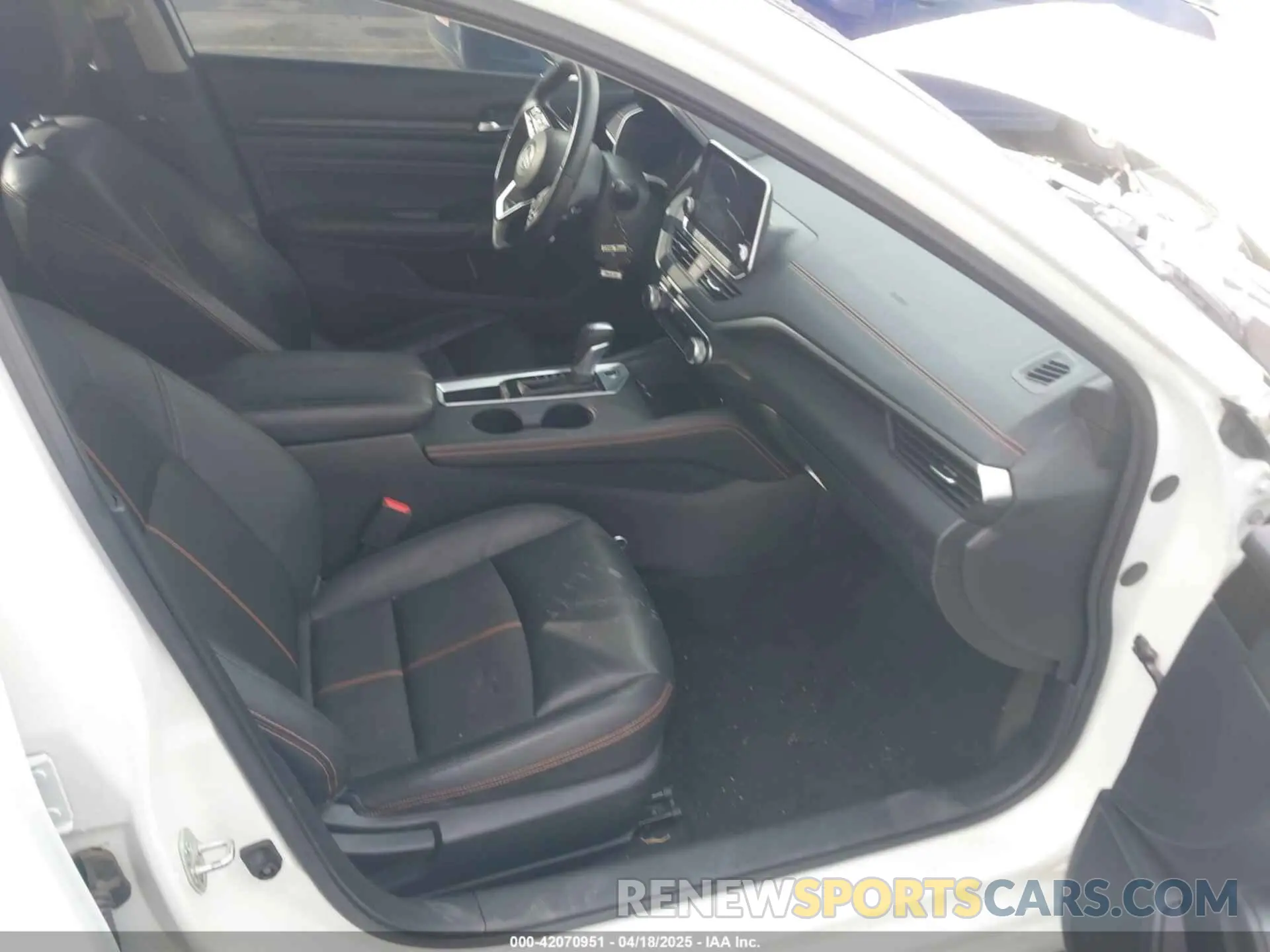 5 Photograph of a damaged car 1N4BL4CVXKC234006 NISSAN ALTIMA 2019