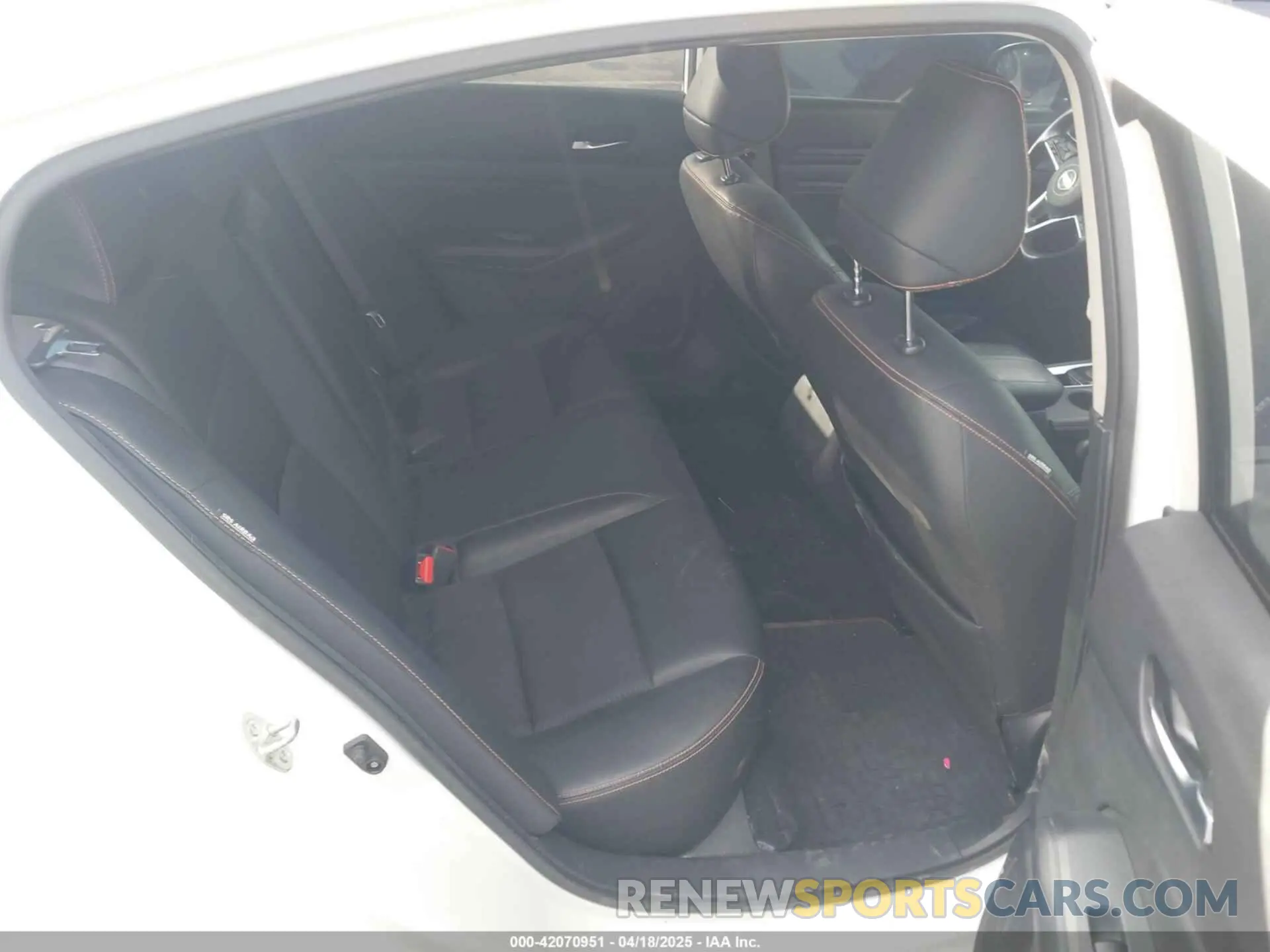 8 Photograph of a damaged car 1N4BL4CVXKC234006 NISSAN ALTIMA 2019