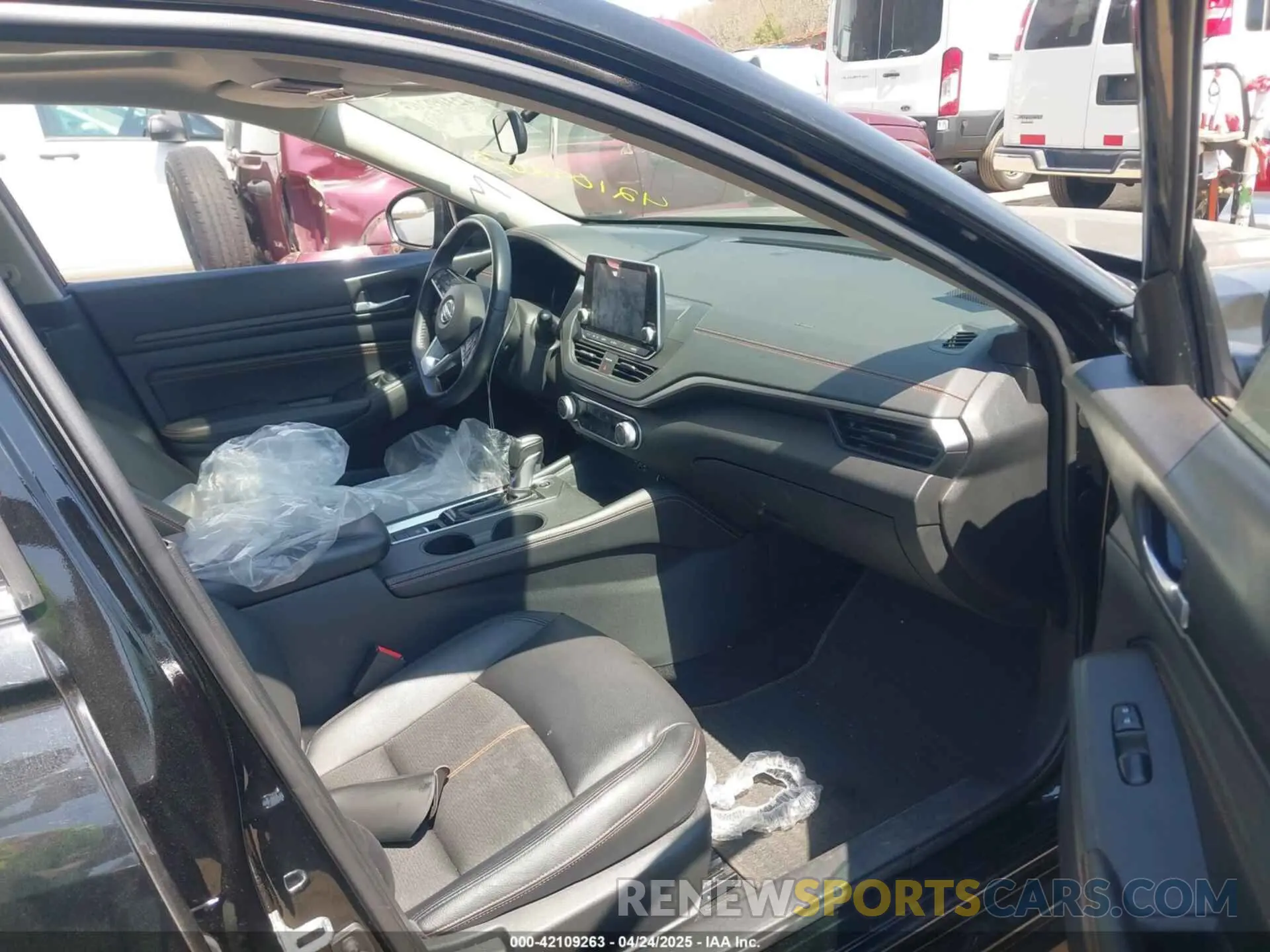 5 Photograph of a damaged car 1N4BL4CW1KC256520 NISSAN ALTIMA 2019