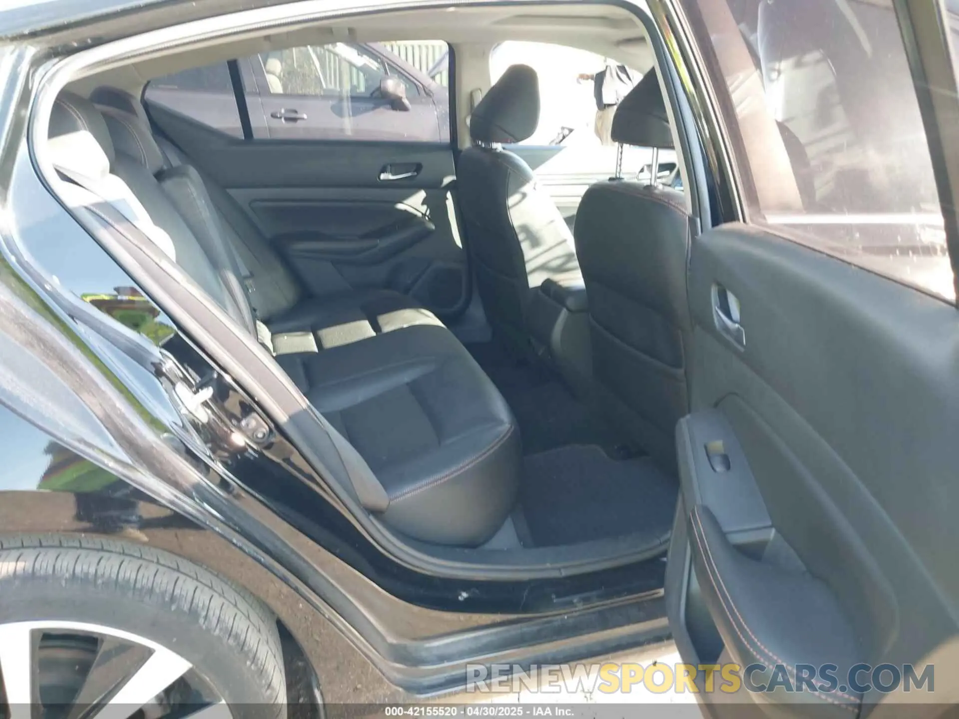 8 Photograph of a damaged car 1N4BL4CW1KN311083 NISSAN ALTIMA 2019