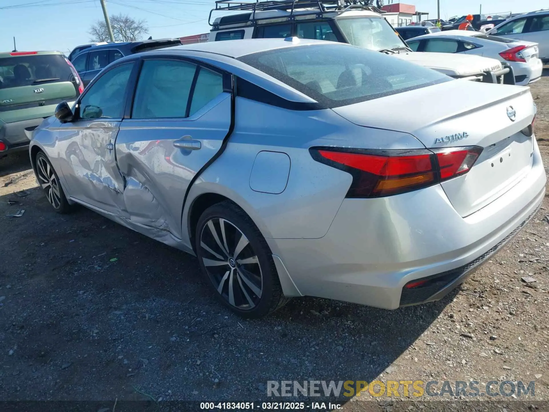 3 Фотография поврежденного автомобиля 1N4BL4CW3KC149341 NISSAN ALTIMA 2019