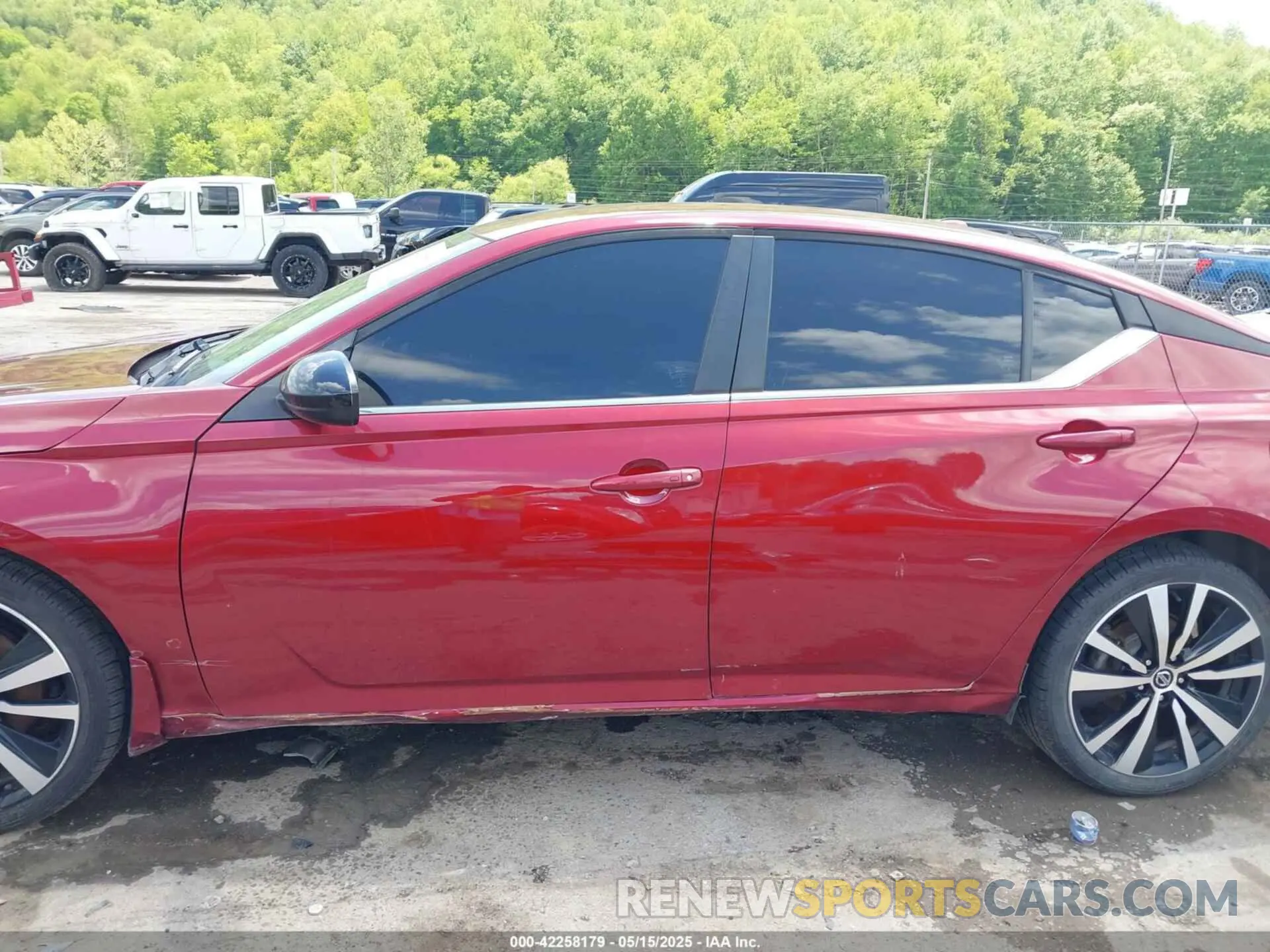 15 Photograph of a damaged car 1N4BL4CW4KC151633 NISSAN ALTIMA 2019