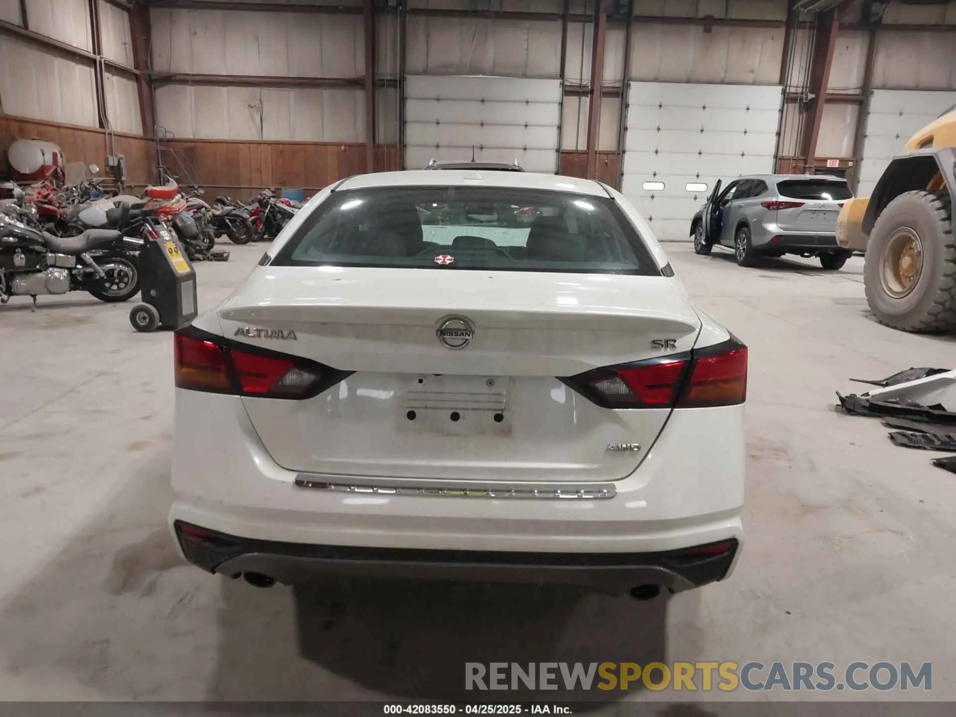 17 Фотография поврежденного автомобиля 1N4BL4CW4KC213435 NISSAN ALTIMA 2019