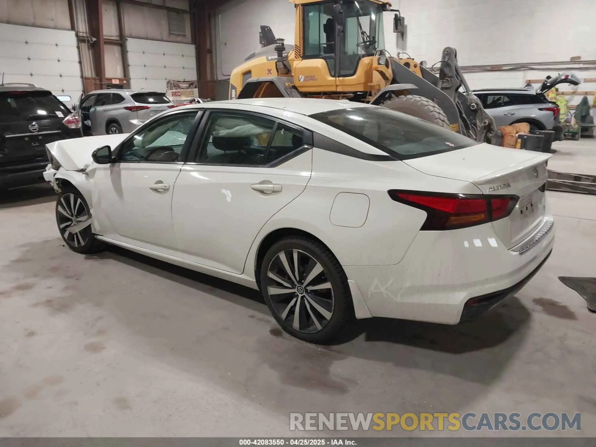 3 Фотография поврежденного автомобиля 1N4BL4CW4KC213435 NISSAN ALTIMA 2019