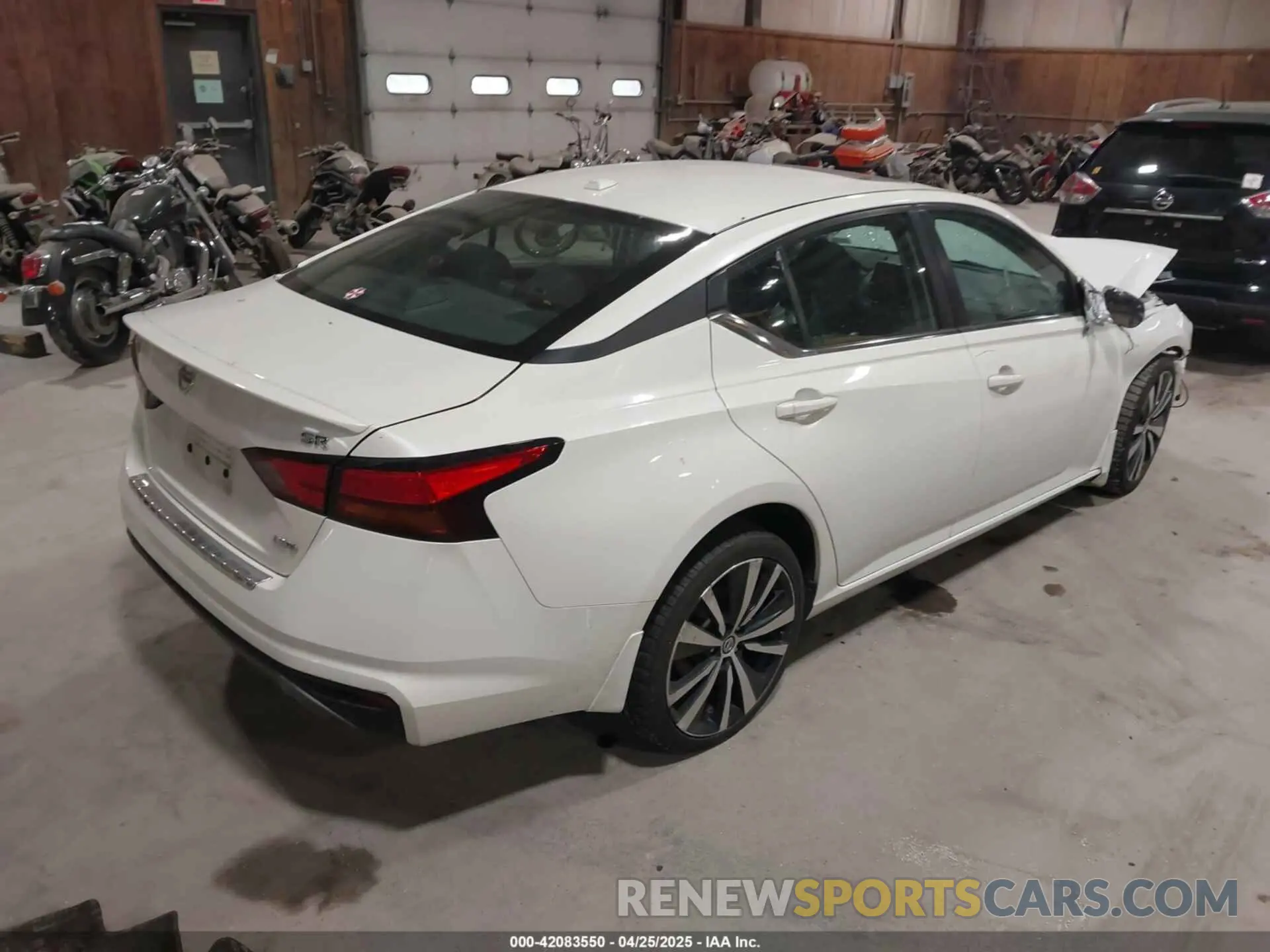 4 Фотография поврежденного автомобиля 1N4BL4CW4KC213435 NISSAN ALTIMA 2019