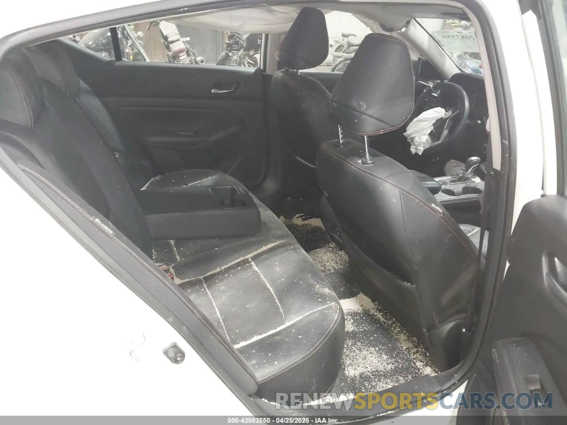 8 Фотография поврежденного автомобиля 1N4BL4CW4KC213435 NISSAN ALTIMA 2019