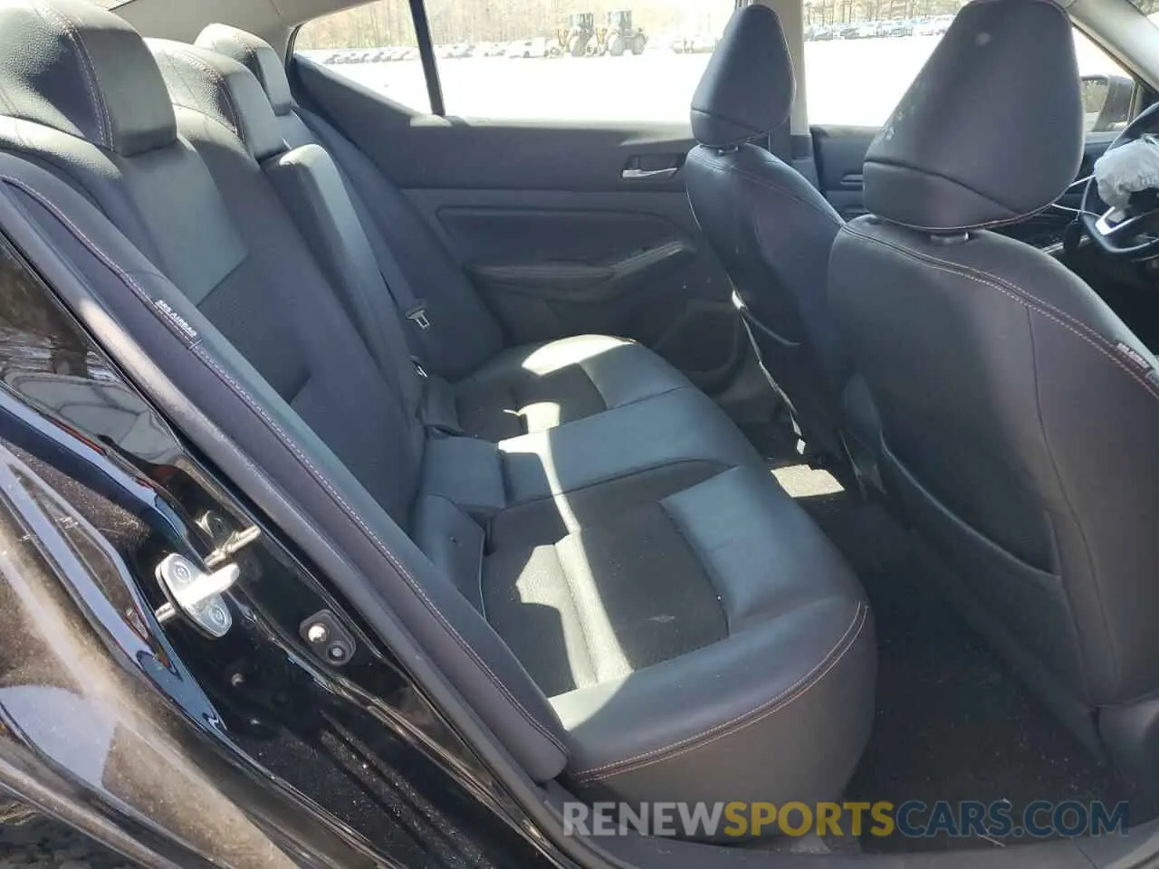 11 Photograph of a damaged car 1N4BL4CW5KC180557 NISSAN ALTIMA 2019