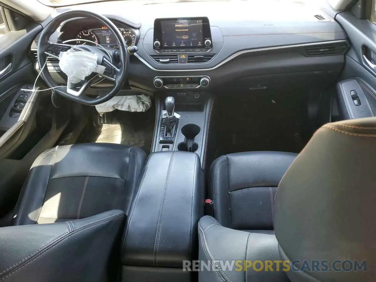 8 Photograph of a damaged car 1N4BL4CW5KC180557 NISSAN ALTIMA 2019