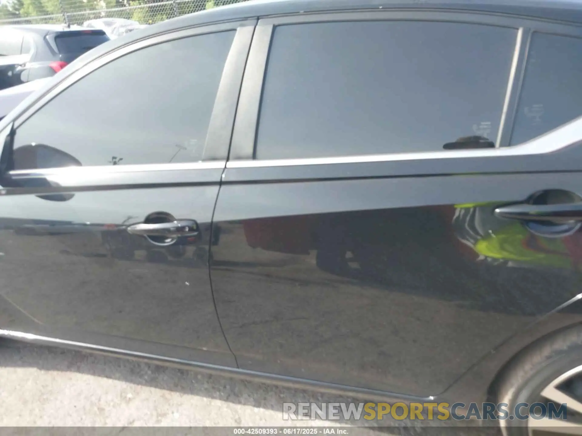 13 Photograph of a damaged car 1N4BL4CW6KN304016 NISSAN ALTIMA 2019