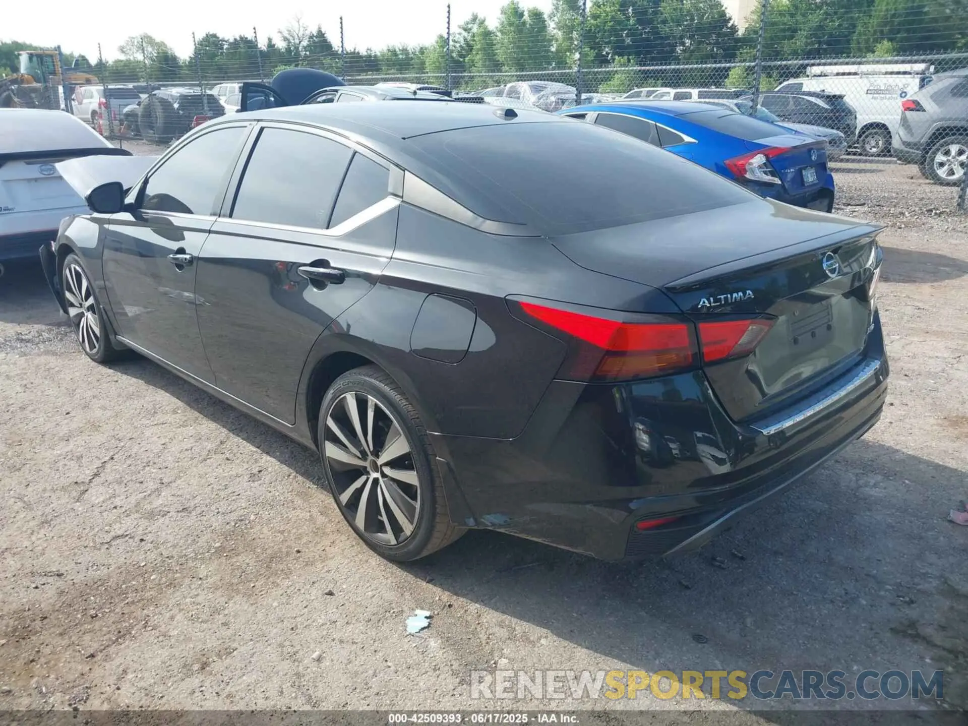 3 Photograph of a damaged car 1N4BL4CW6KN304016 NISSAN ALTIMA 2019